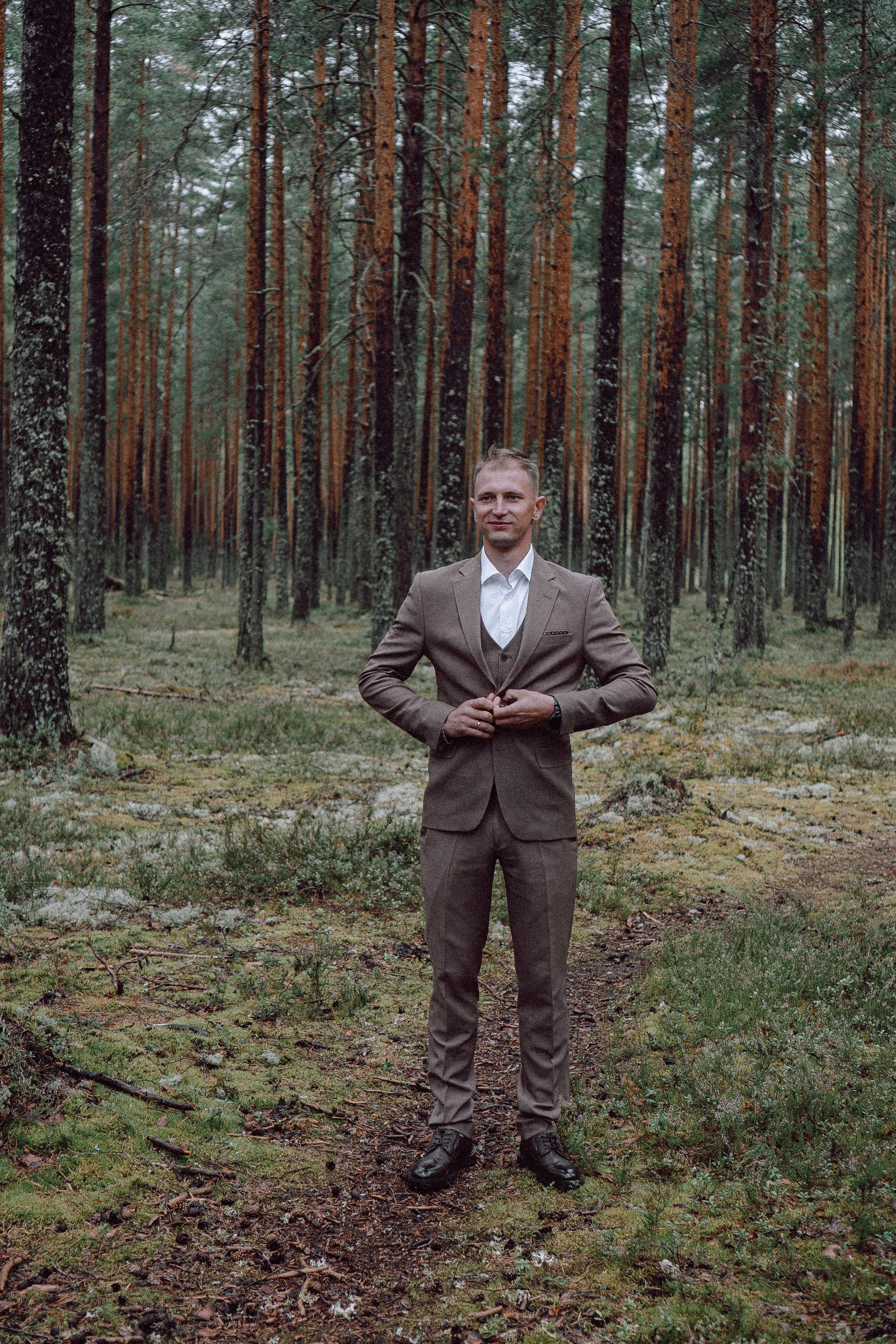 СВАДЕБНАЯ ФОТОСЕССИИЯ ПАРЫ В ГОРОДЕ ПРИОЗЕРСК В СОСНОВОМ ЛЕСУ И С ПИКАПОМ. Профессиональный фотограф, Санкт-Петербург — Виктория Богомолова