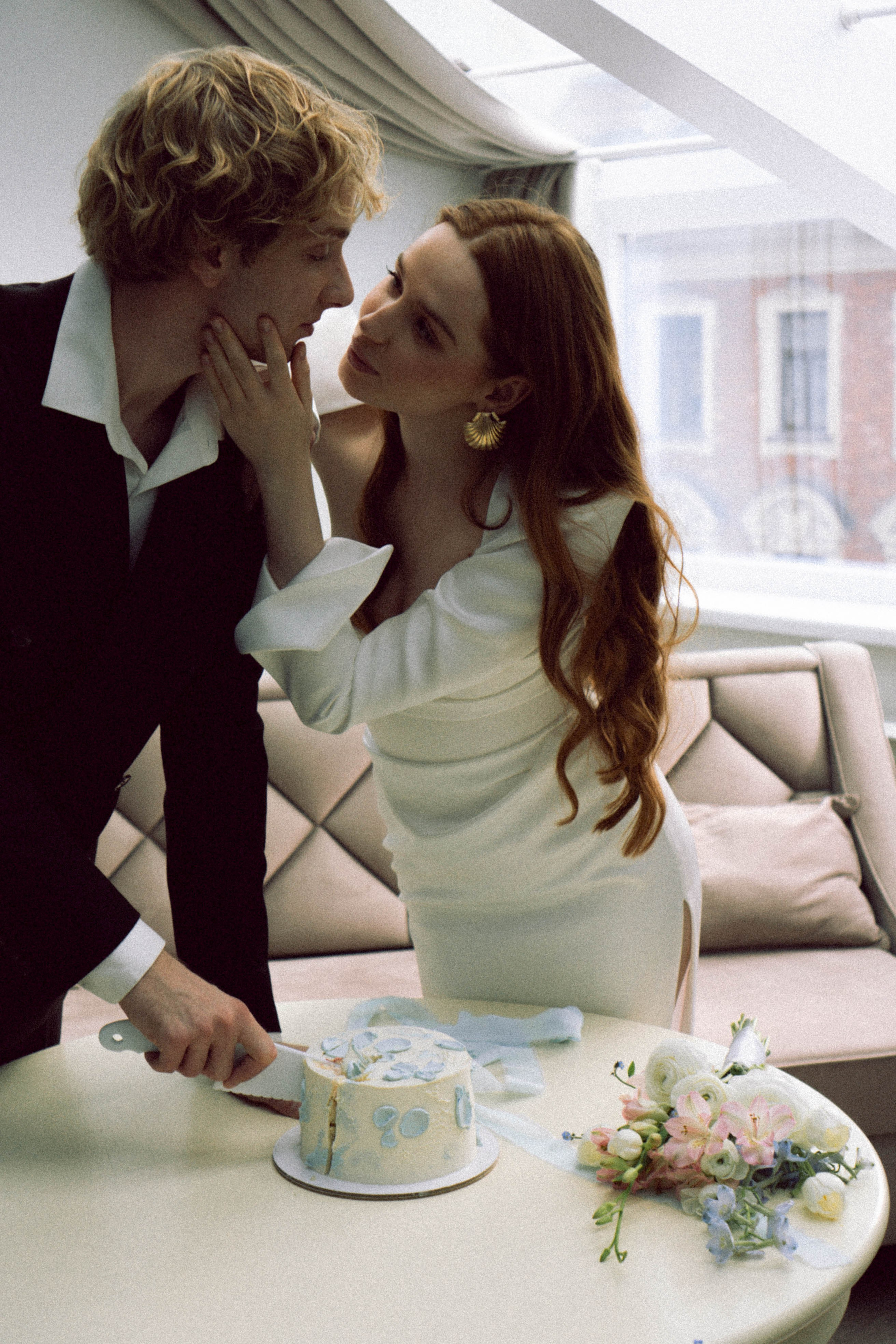 СВАДЕБНАЯ СЬЕМКА В ОТЕЛЕ. СБОРЫ ЖЕНИХА И НЕВЕСТЫ И ТАКЖЕ ТОР И ПОДГОТОВКА К ПРОГУЛКЕ. Профессиональный фотограф, Санкт-Петербург — Виктория Богомолова