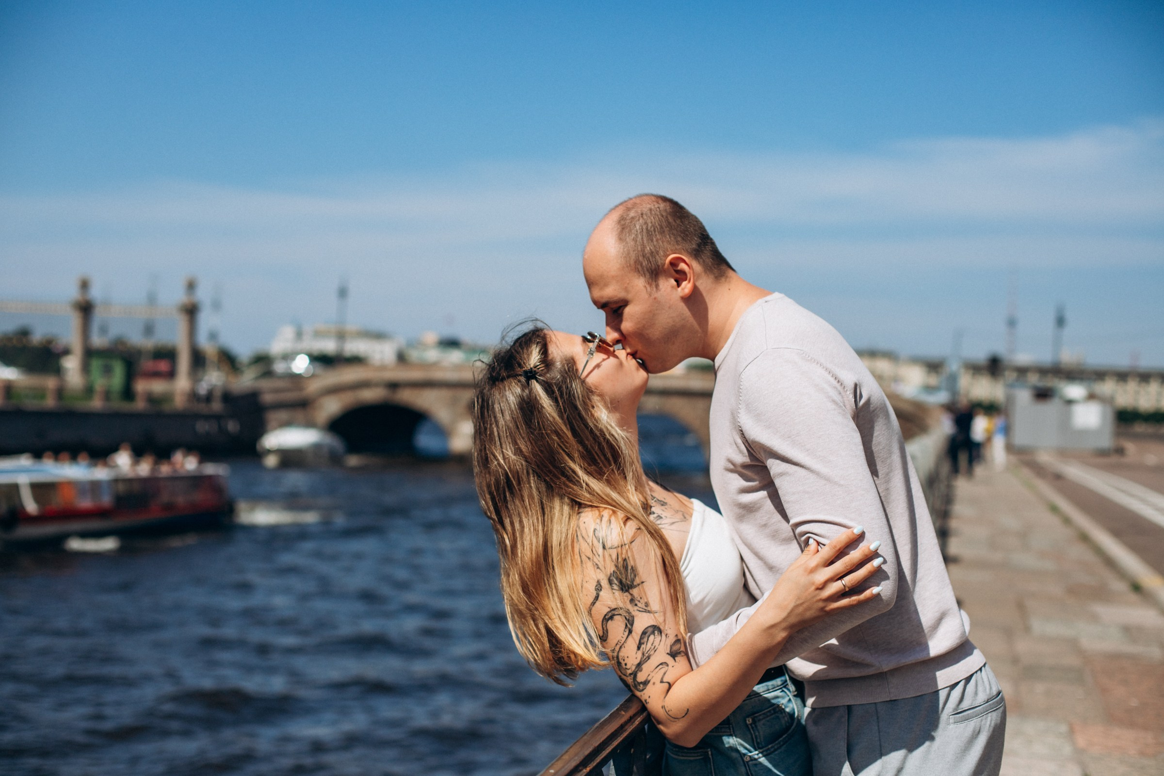 Никита и Надежда в июле. Фотопрогулка в Петербурге. Индивидуальный и семейный фотограф в Санкт-Петербурге