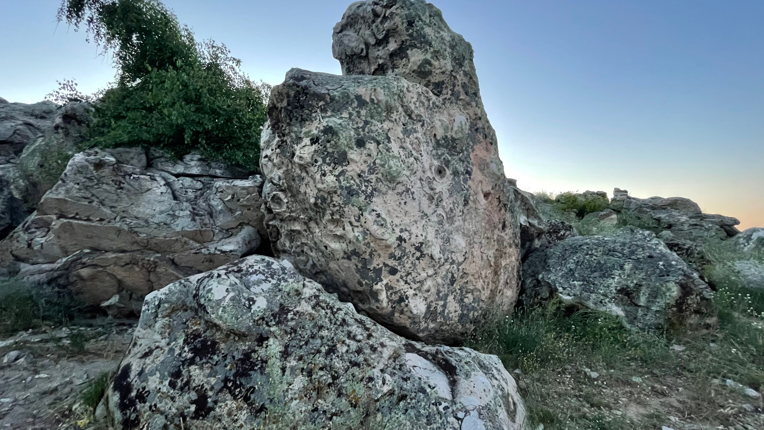 11 502 Скалы. ВИЗУАЛЬНЫЕ И ЗВУКОВЫЕ РЕШЕНИЯ ДЛЯ БИЗНЕСА И СЪЁМОК ТЕЛЕТЕЛА