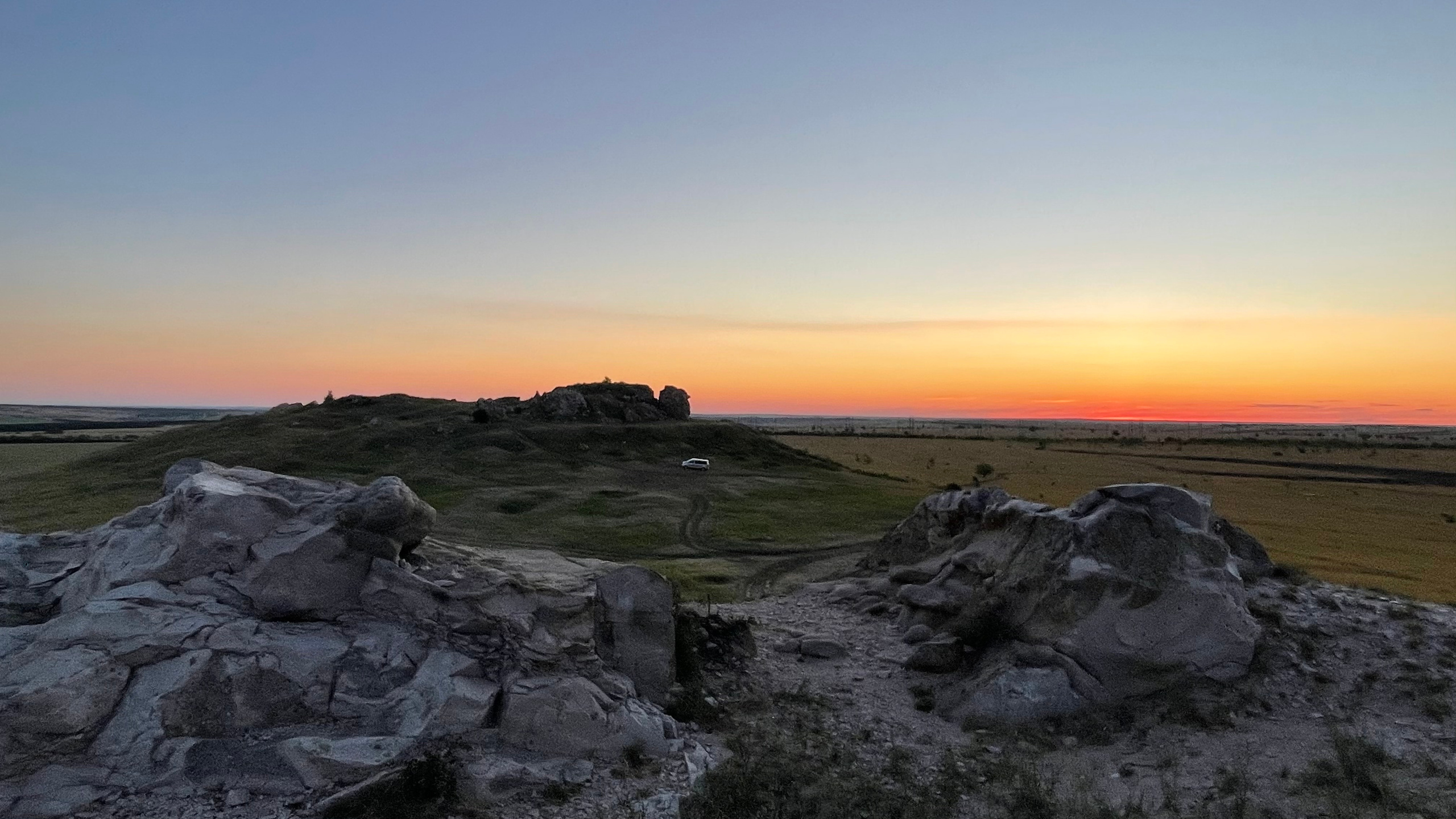 11 954 Скалы. Степь. ВИЗУАЛЬНЫЕ И ЗВУКОВЫЕ РЕШЕНИЯ ДЛЯ БИЗНЕСА И СЪЁМОК ТЕЛЕТЕЛА