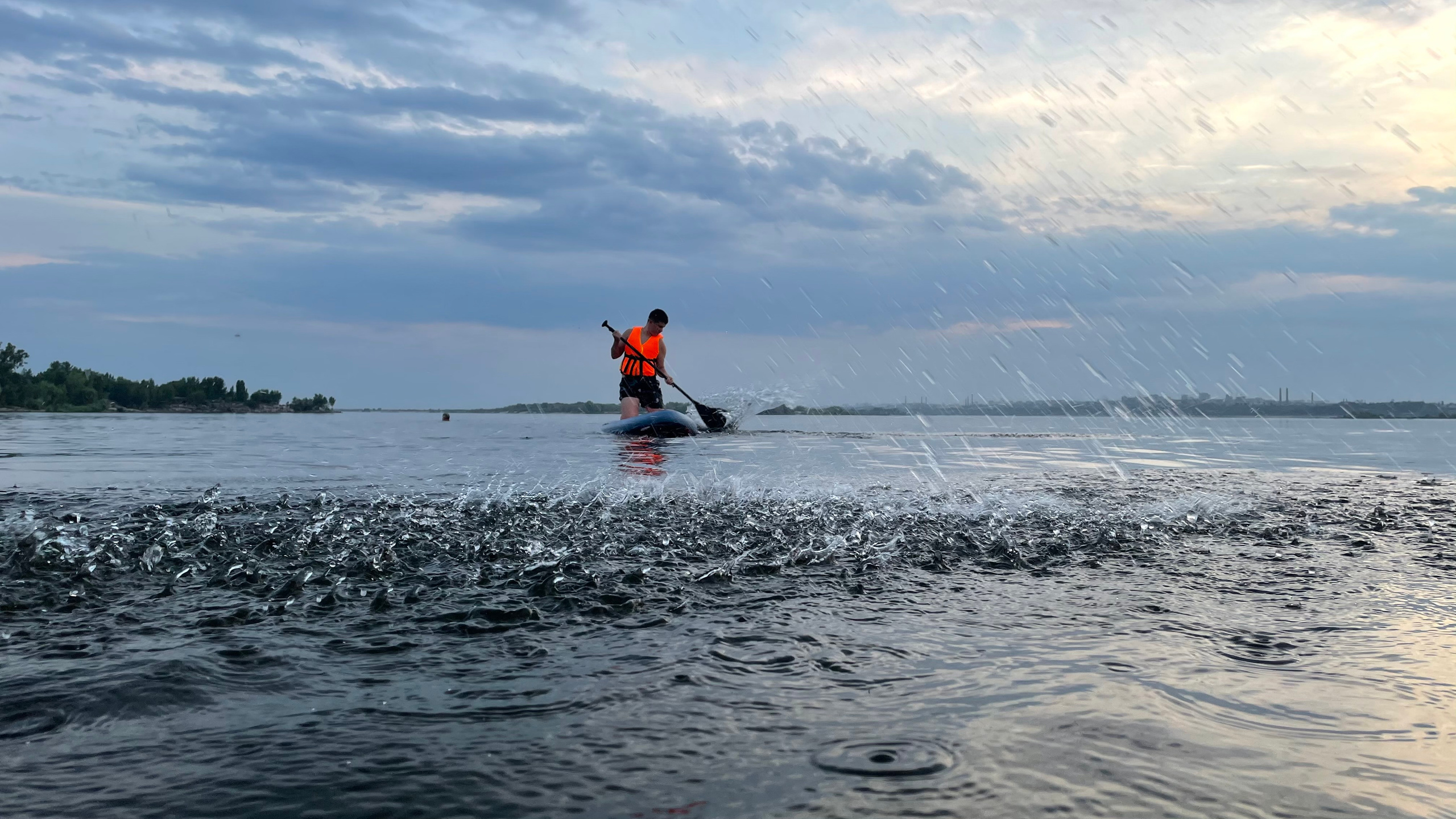 На воде 30025. ВИЗУАЛЬНЫЕ И ЗВУКОВЫЕ РЕШЕНИЯ ДЛЯ БИЗНЕСА И СЪЁМОК ТЕЛЕТЕЛА