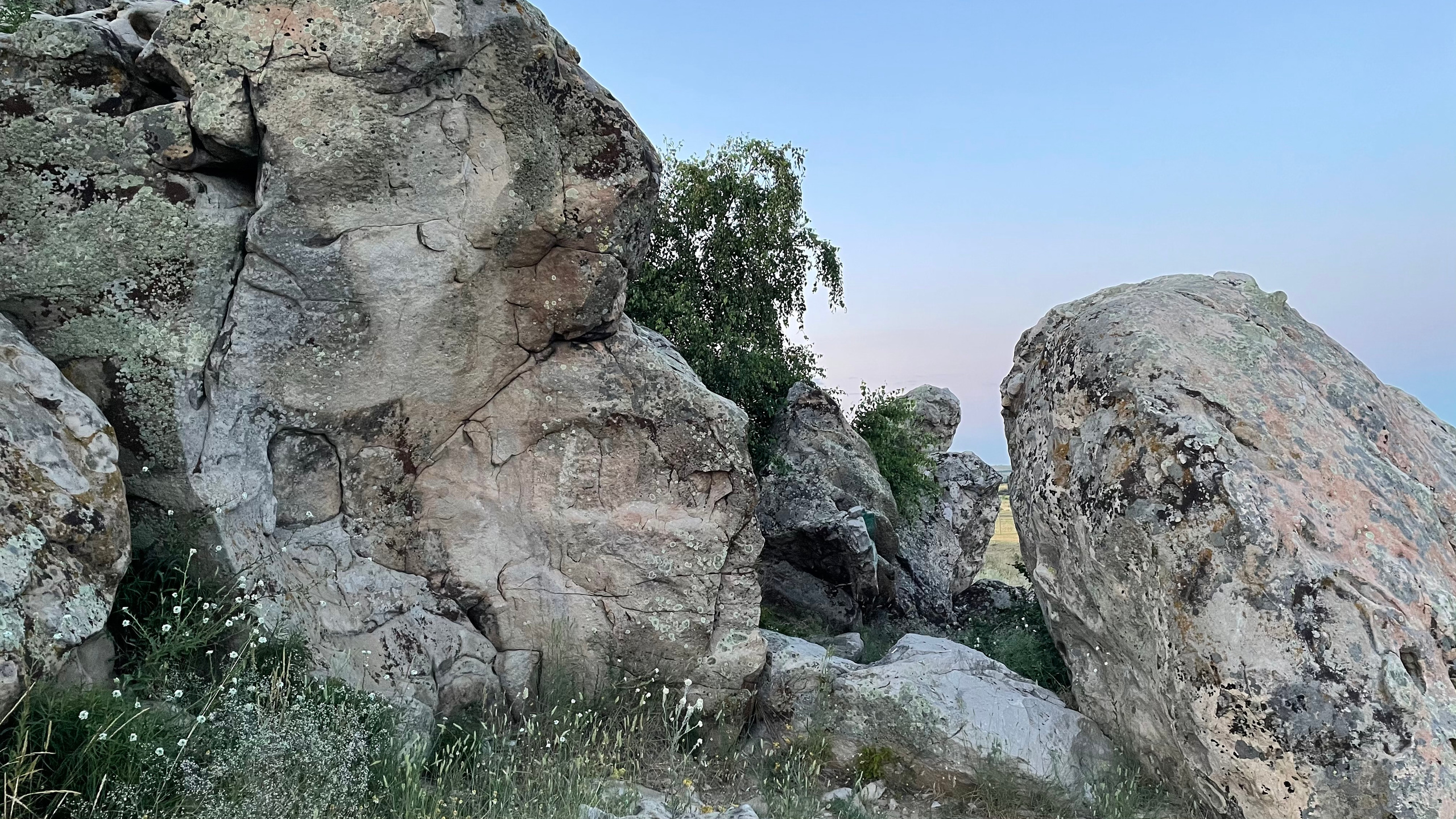 11 502 Скалы. ВИЗУАЛЬНЫЕ И ЗВУКОВЫЕ РЕШЕНИЯ ДЛЯ БИЗНЕСА И СЪЁМОК ТЕЛЕТЕЛА