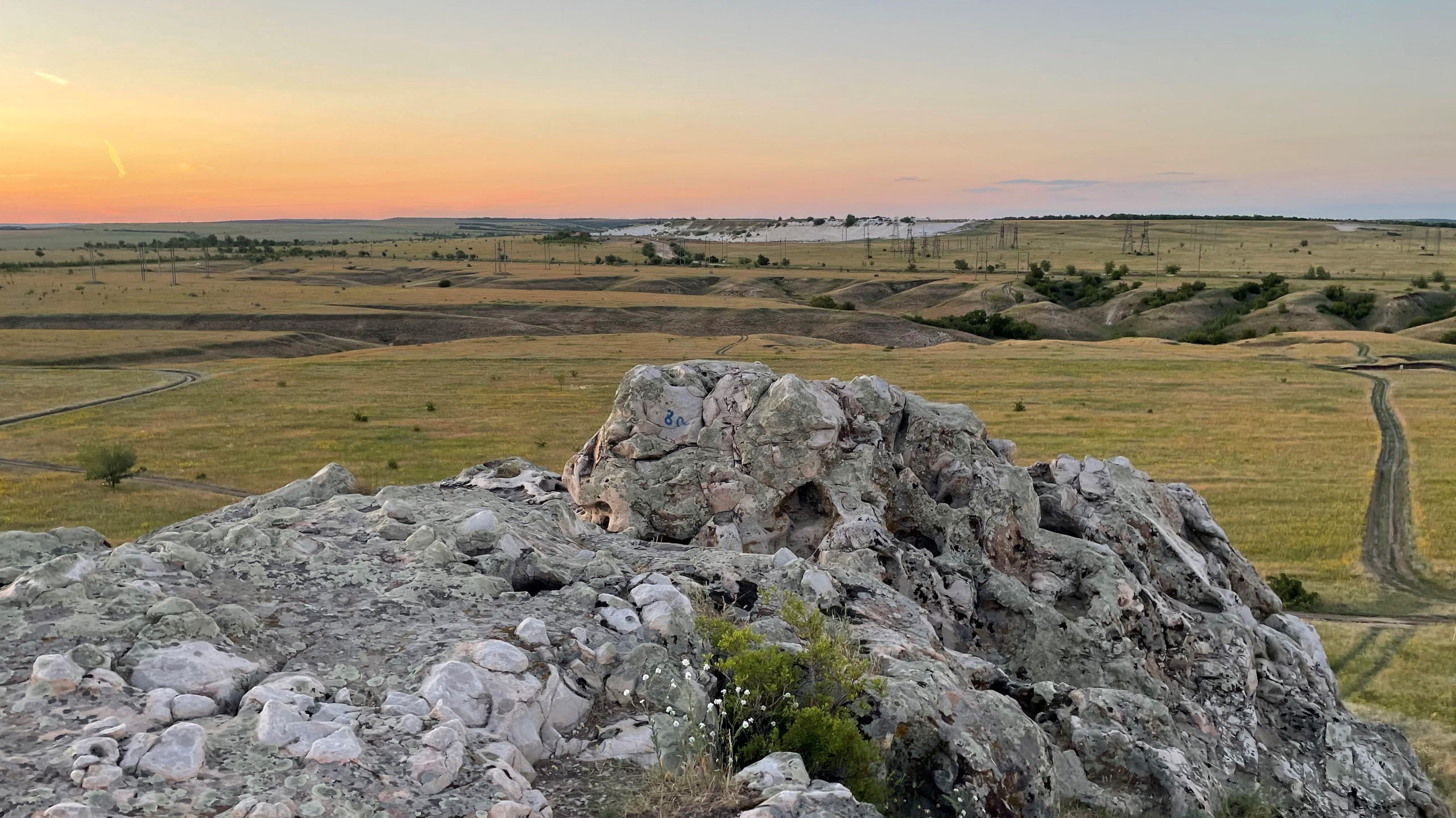 11 955 Скалы. Степь. ВИЗУАЛЬНЫЕ И ЗВУКОВЫЕ РЕШЕНИЯ ДЛЯ БИЗНЕСА И СЪЁМОК ТЕЛЕТЕЛА