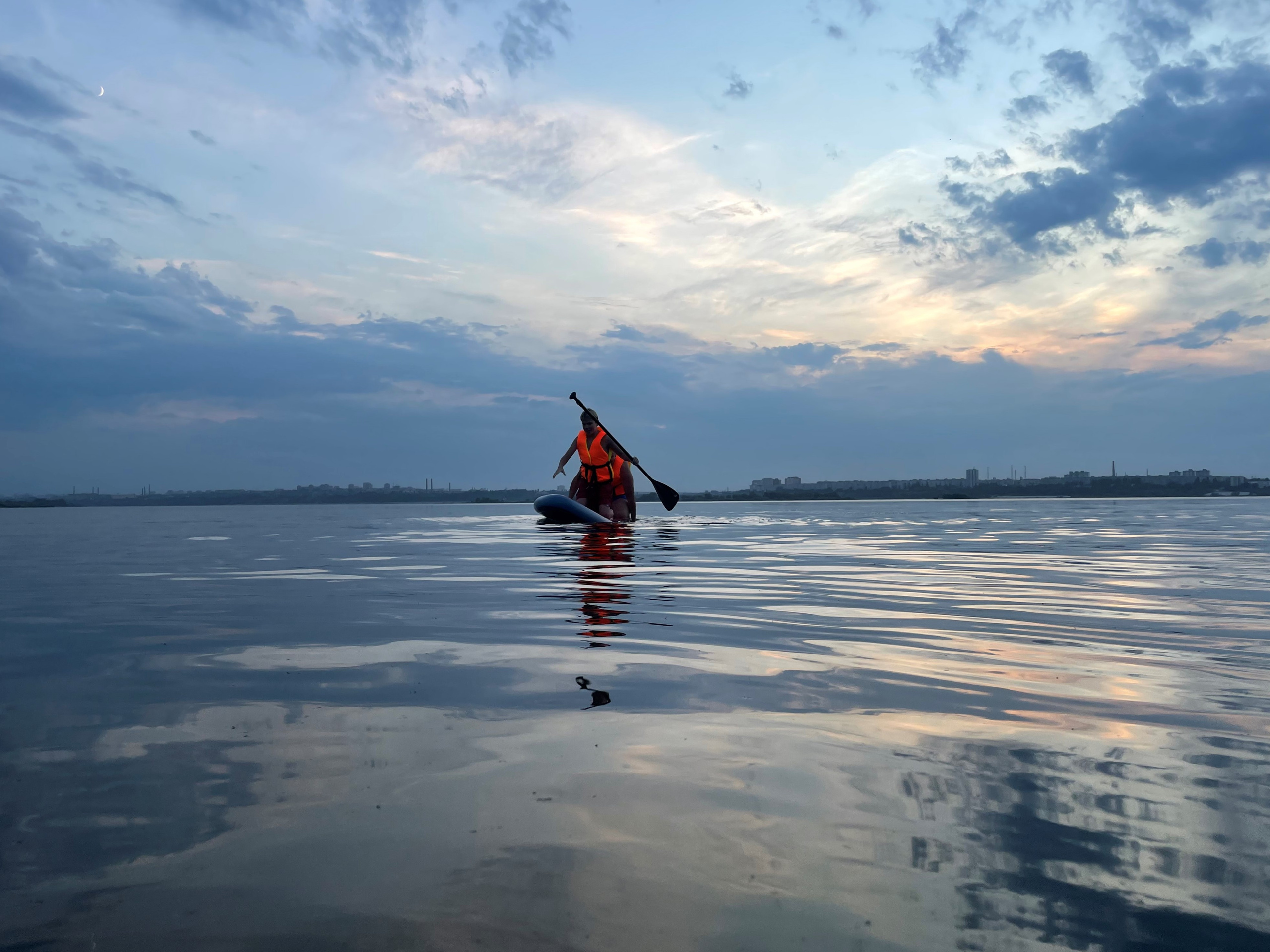 На воде 30025. ВИЗУАЛЬНЫЕ И ЗВУКОВЫЕ РЕШЕНИЯ ДЛЯ БИЗНЕСА И СЪЁМОК ТЕЛЕТЕЛА