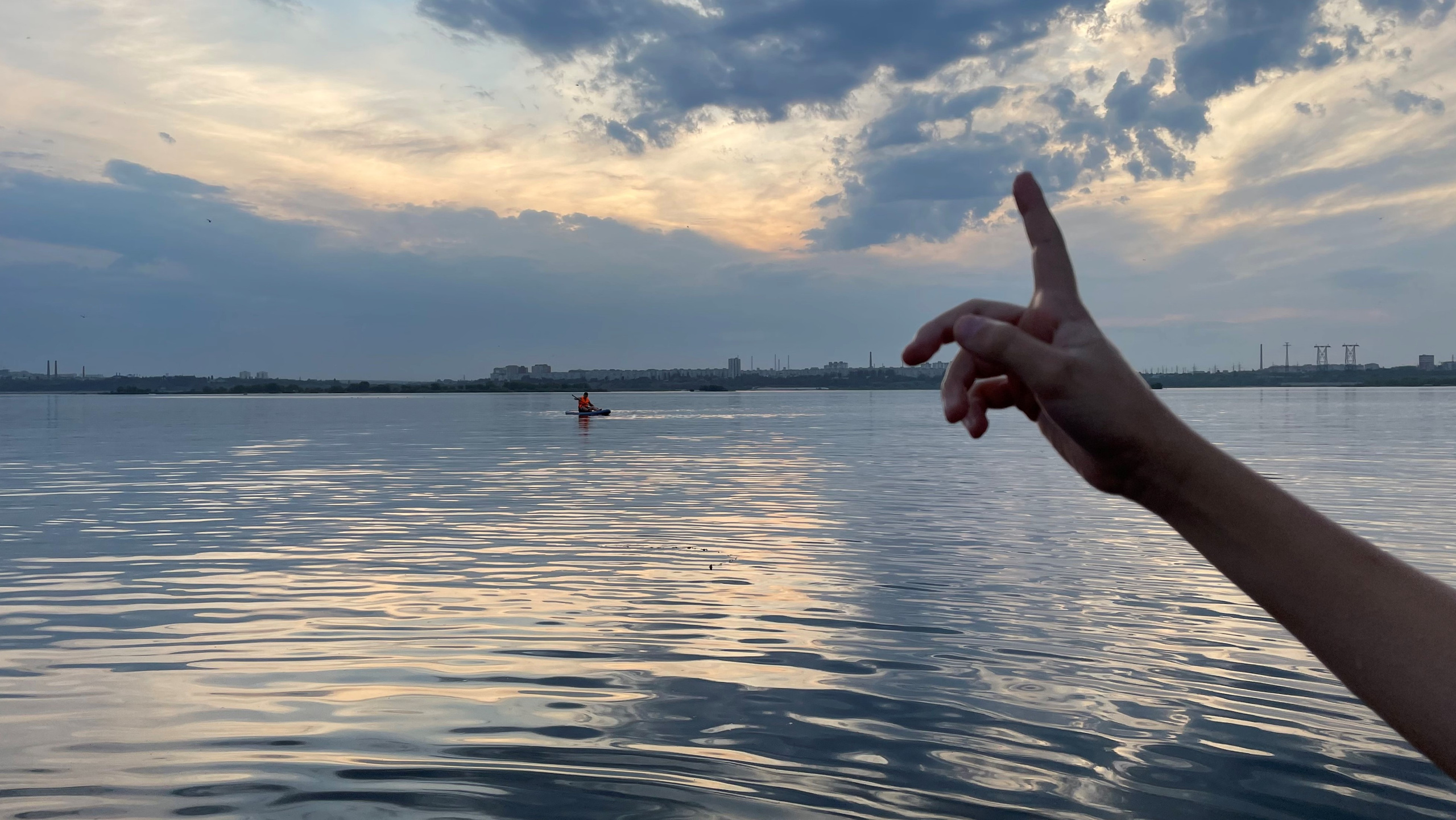На воде 30015. ВИЗУАЛЬНЫЕ И ЗВУКОВЫЕ РЕШЕНИЯ ДЛЯ БИЗНЕСА И СЪЁМОК ТЕЛЕТЕЛА