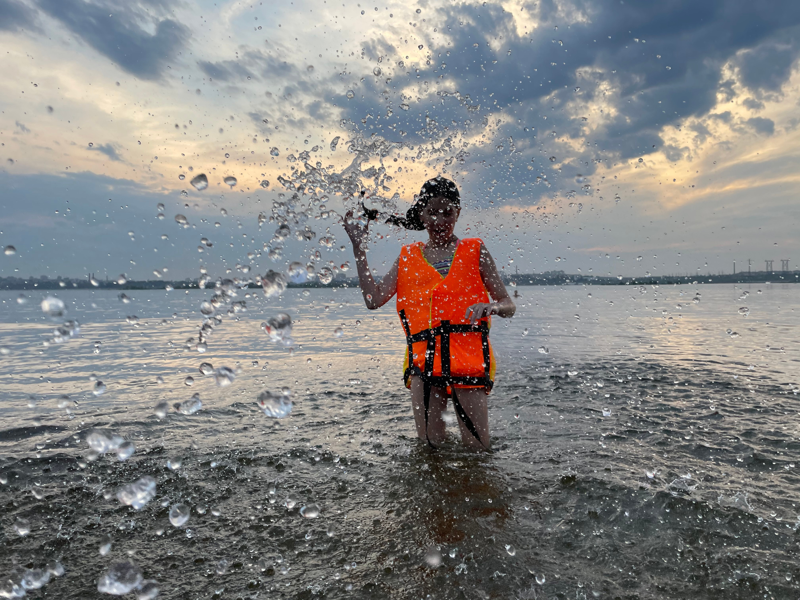 На воде 30015. ВИЗУАЛЬНЫЕ И ЗВУКОВЫЕ РЕШЕНИЯ ДЛЯ БИЗНЕСА И СЪЁМОК ТЕЛЕТЕЛА
