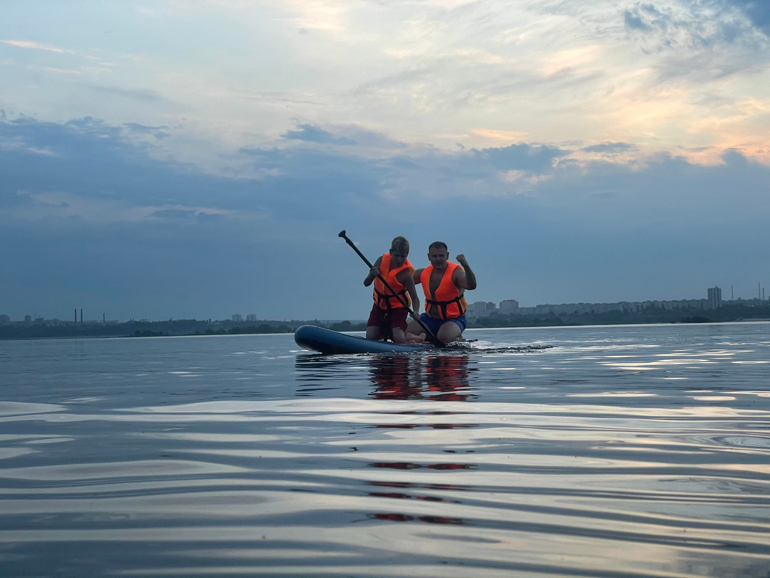 На воде 30025. ВИЗУАЛЬНЫЕ И ЗВУКОВЫЕ РЕШЕНИЯ ДЛЯ БИЗНЕСА И СЪЁМОК ТЕЛЕТЕЛА