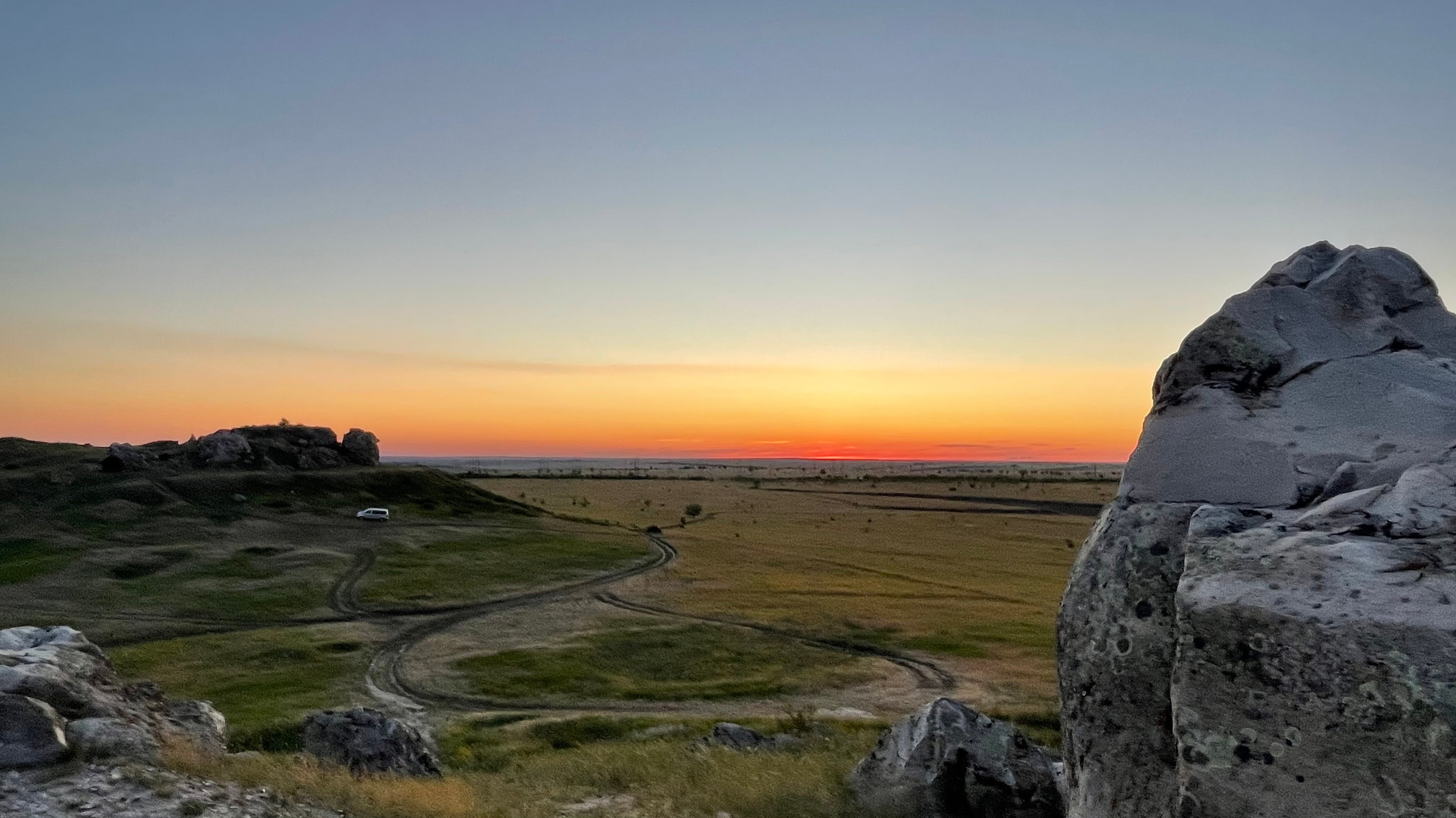 11 954 Скалы. Степь. ВИЗУАЛЬНЫЕ И ЗВУКОВЫЕ РЕШЕНИЯ ДЛЯ БИЗНЕСА И СЪЁМОК ТЕЛЕТЕЛА