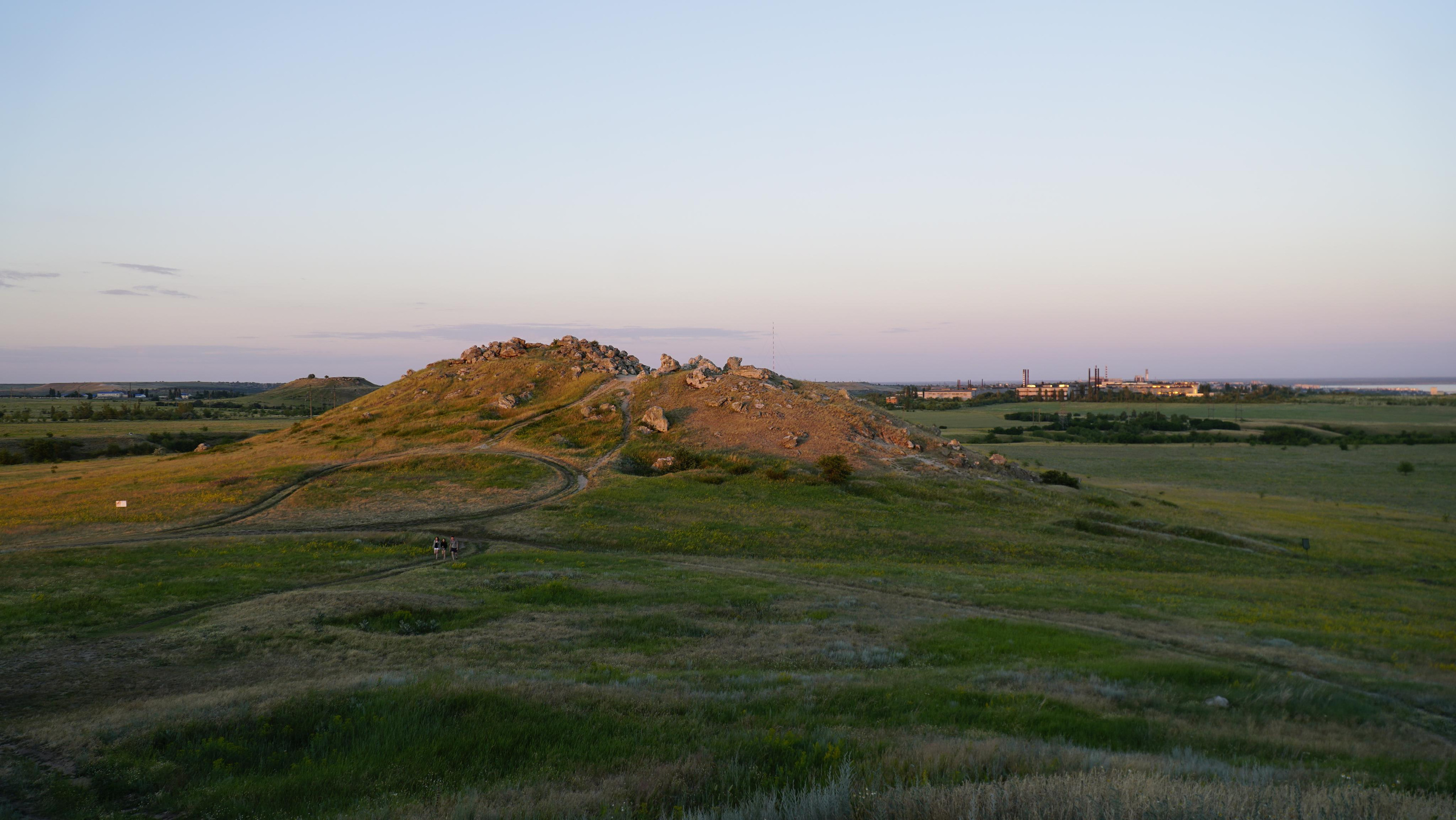 10 801 Степь. Горы. ВИЗУАЛЬНЫЕ И ЗВУКОВЫЕ РЕШЕНИЯ ДЛЯ БИЗНЕСА И СЪЁМОК ТЕЛЕТЕЛА