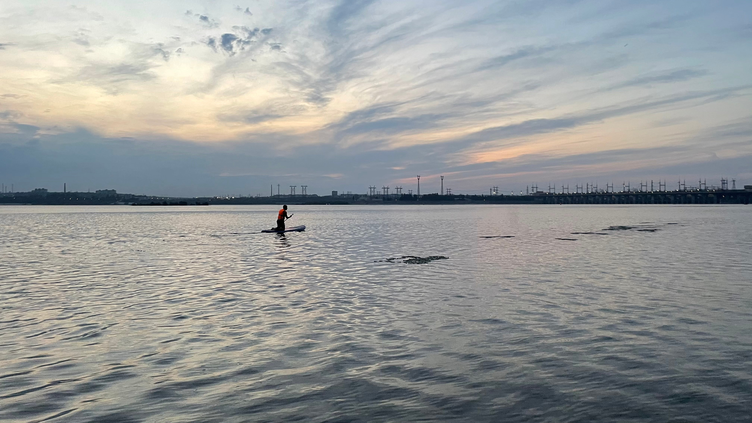 На воде 30025. ВИЗУАЛЬНЫЕ И ЗВУКОВЫЕ РЕШЕНИЯ ДЛЯ БИЗНЕСА И СЪЁМОК ТЕЛЕТЕЛА