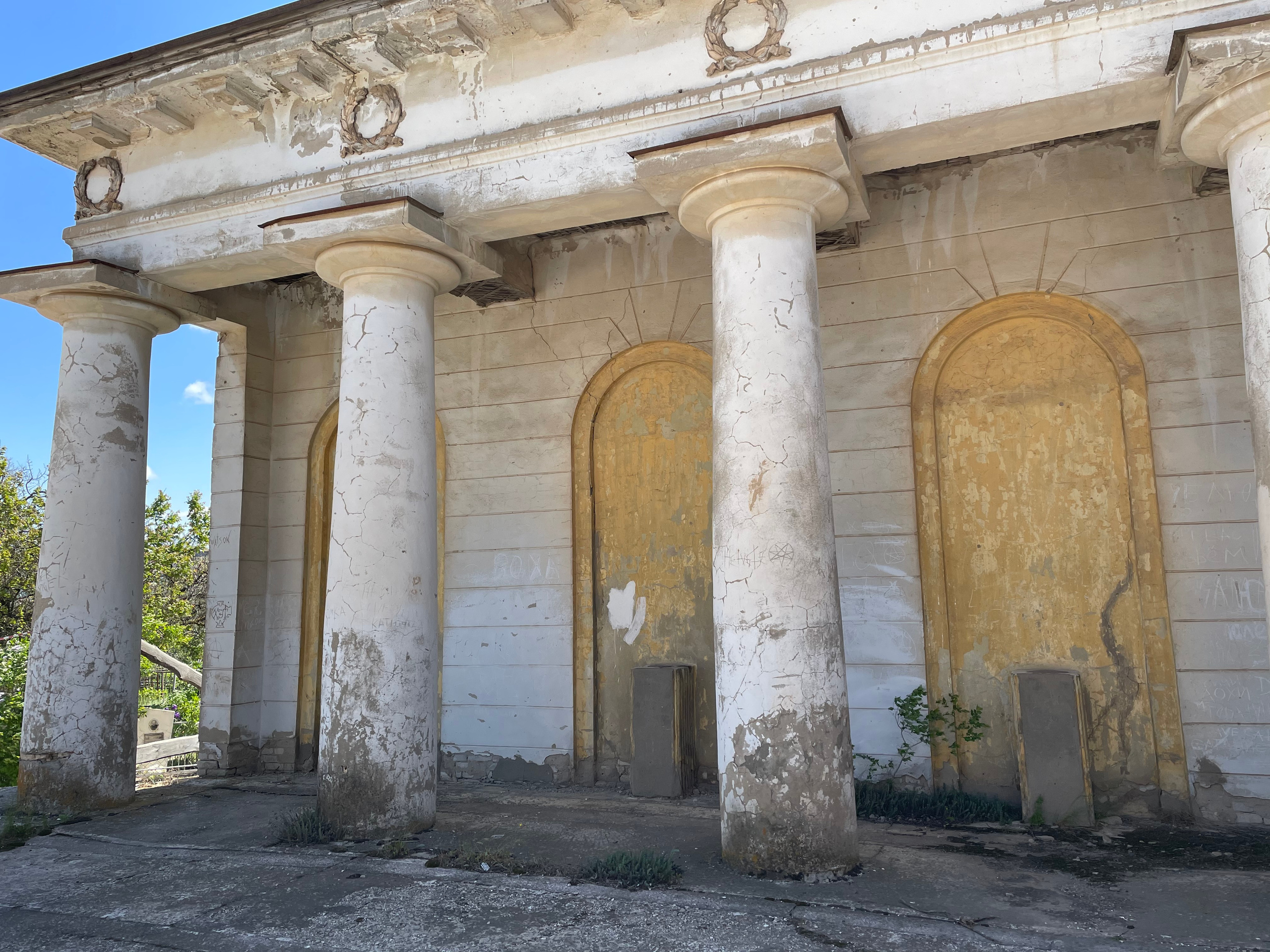 20 006 Колоннада. ВИЗУАЛЬНЫЕ И ЗВУКОВЫЕ РЕШЕНИЯ ДЛЯ БИЗНЕСА И СЪЁМОК ТЕЛЕТЕЛА