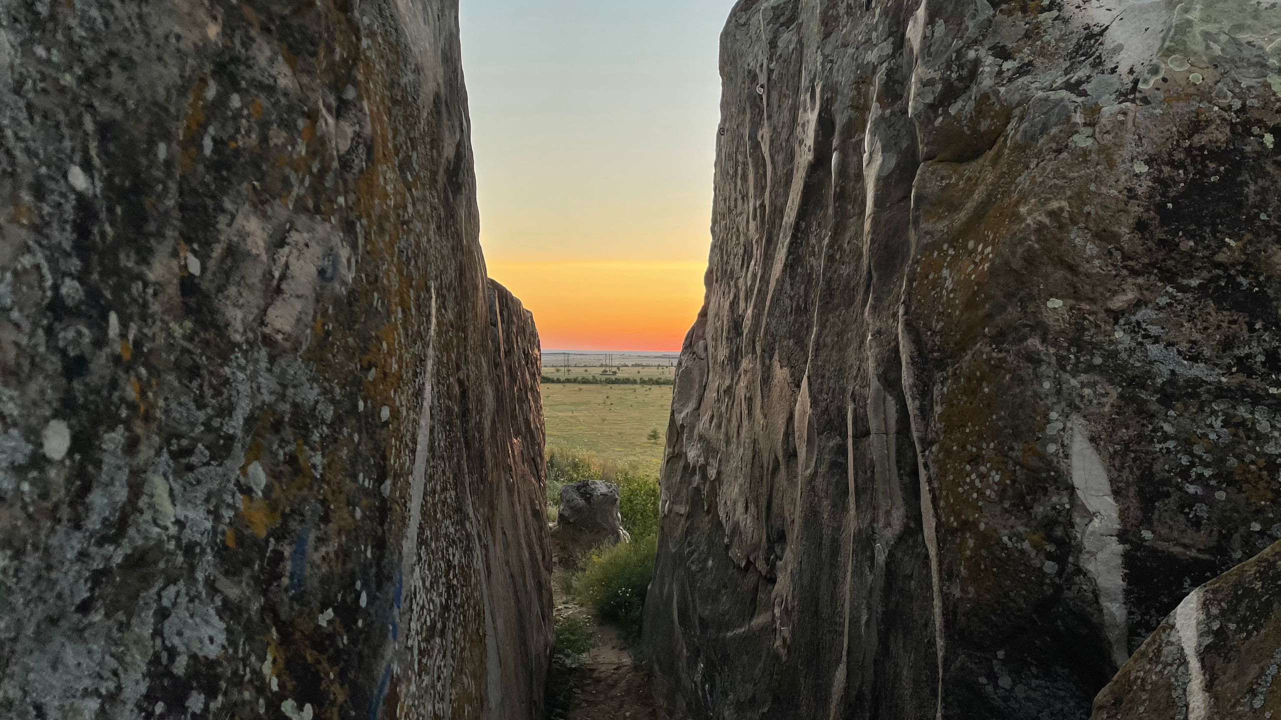 11 501 Скалы. ВИЗУАЛЬНЫЕ И ЗВУКОВЫЕ РЕШЕНИЯ ДЛЯ БИЗНЕСА И СЪЁМОК ТЕЛЕТЕЛА
