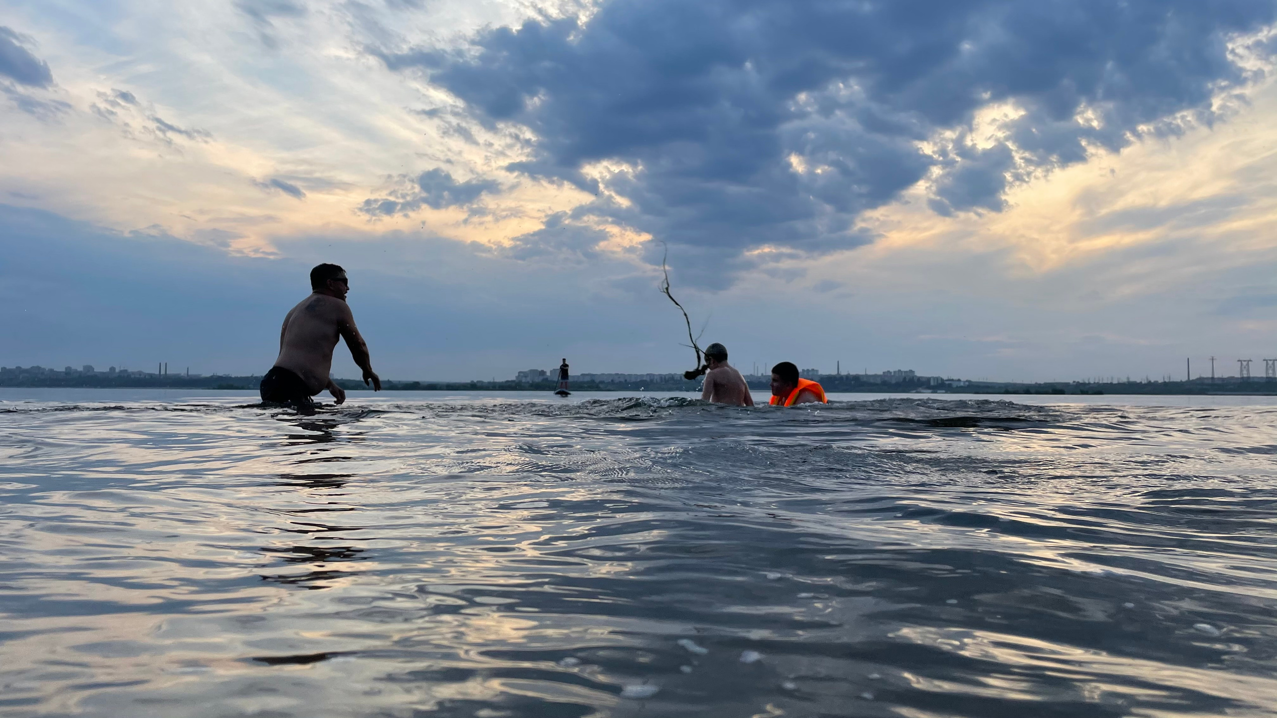 На воде 300013. ВИЗУАЛЬНЫЕ И ЗВУКОВЫЕ РЕШЕНИЯ ДЛЯ БИЗНЕСА И СЪЁМОК ТЕЛЕТЕЛА