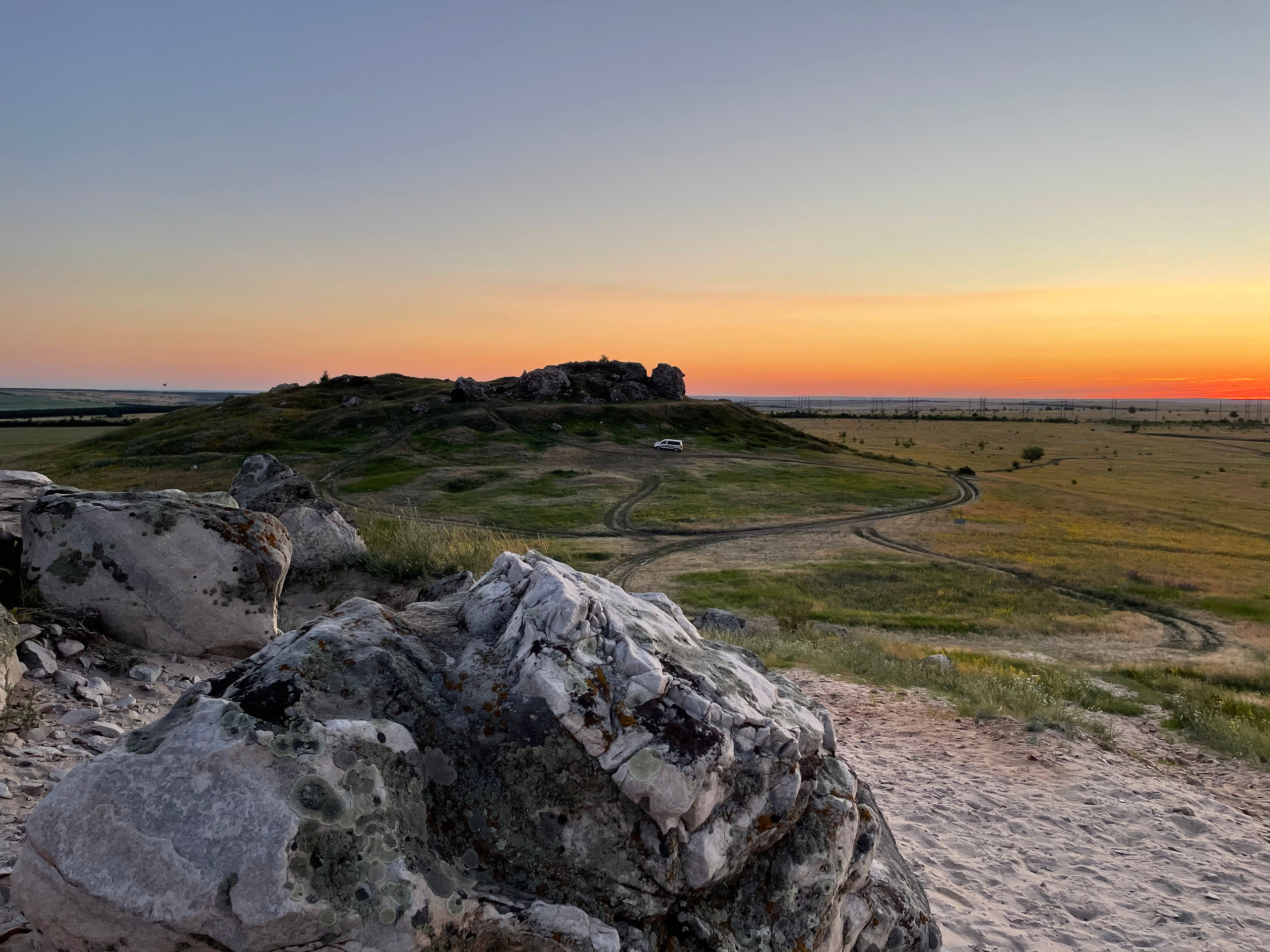11 951 Скалы. Степь. ВИЗУАЛЬНЫЕ И ЗВУКОВЫЕ РЕШЕНИЯ ДЛЯ БИЗНЕСА И СЪЁМОК ТЕЛЕТЕЛА