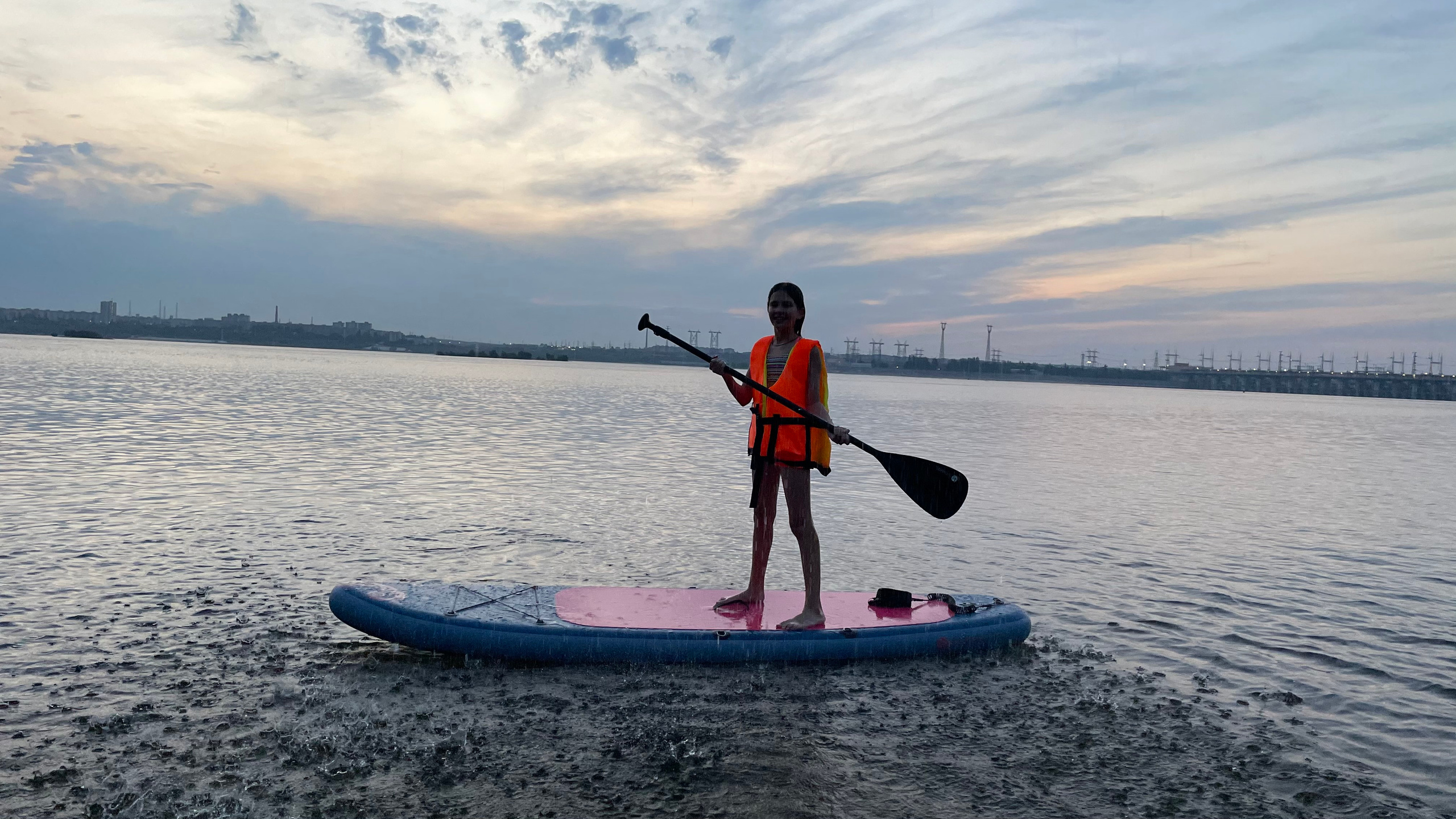 На воде 30015. ВИЗУАЛЬНЫЕ И ЗВУКОВЫЕ РЕШЕНИЯ ДЛЯ БИЗНЕСА И СЪЁМОК ТЕЛЕТЕЛА