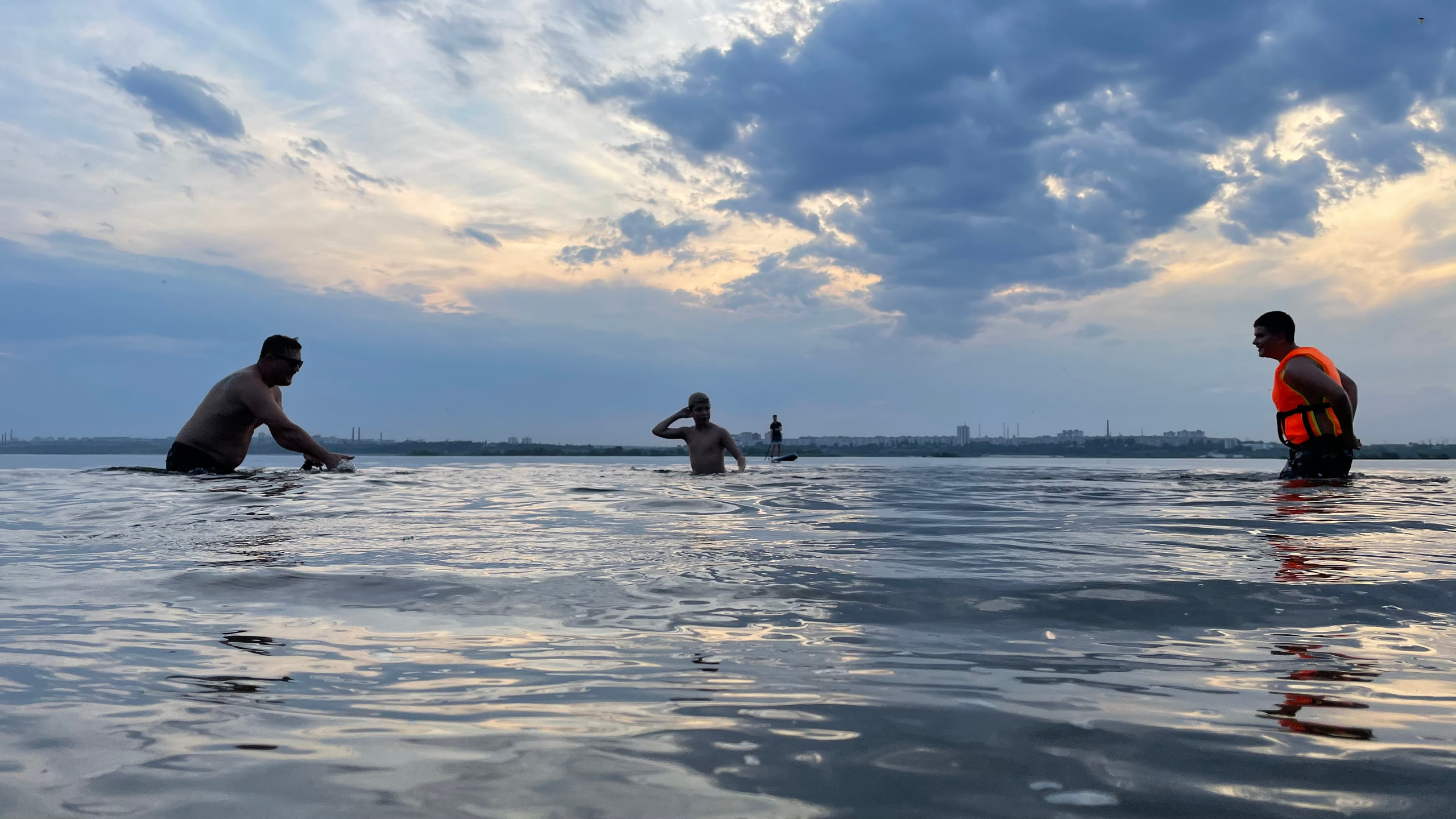 На воде 300013. ВИЗУАЛЬНЫЕ И ЗВУКОВЫЕ РЕШЕНИЯ ДЛЯ БИЗНЕСА И СЪЁМОК ТЕЛЕТЕЛА