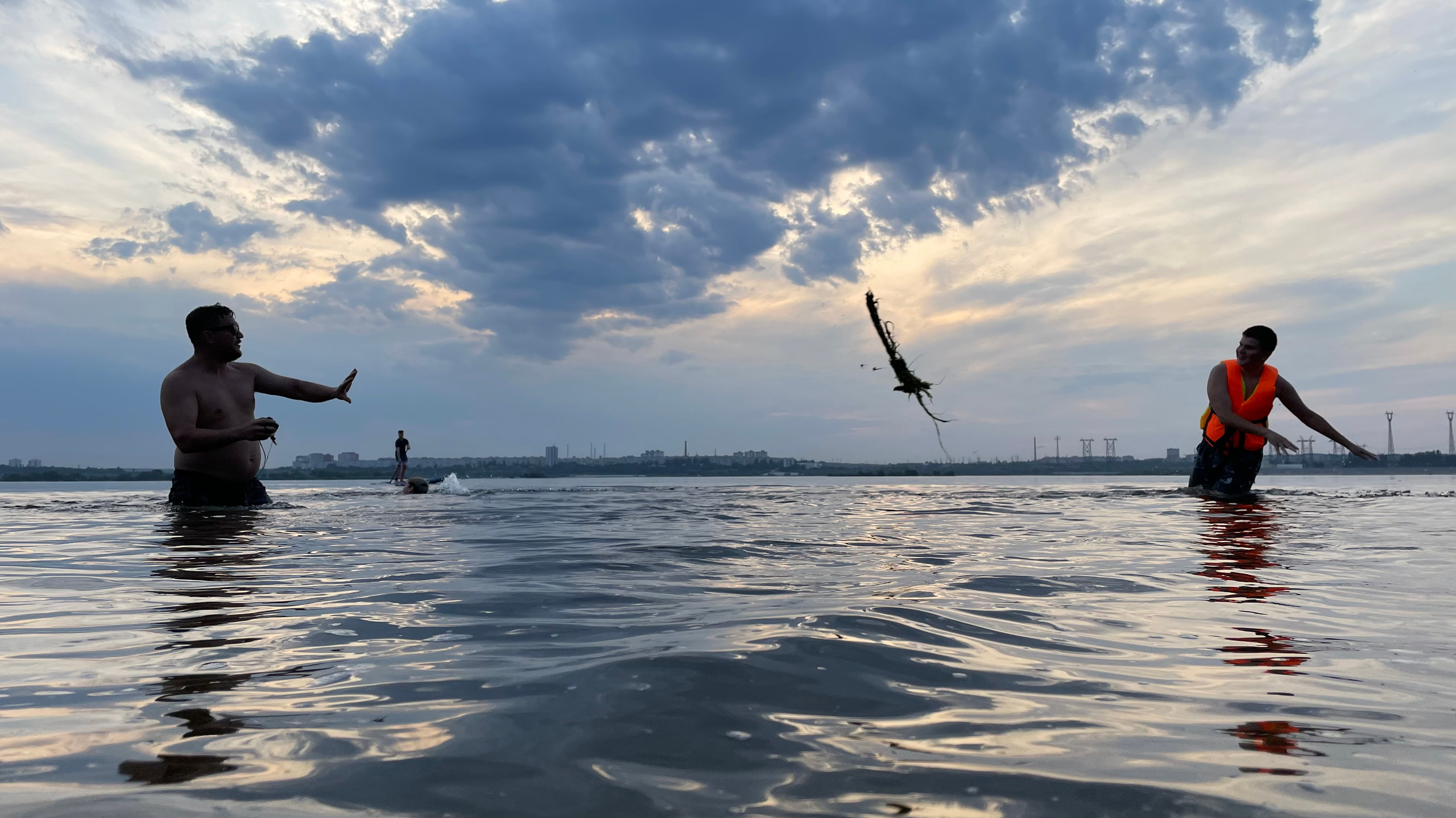 На воде 300013. ВИЗУАЛЬНЫЕ И ЗВУКОВЫЕ РЕШЕНИЯ ДЛЯ БИЗНЕСА И СЪЁМОК ТЕЛЕТЕЛА