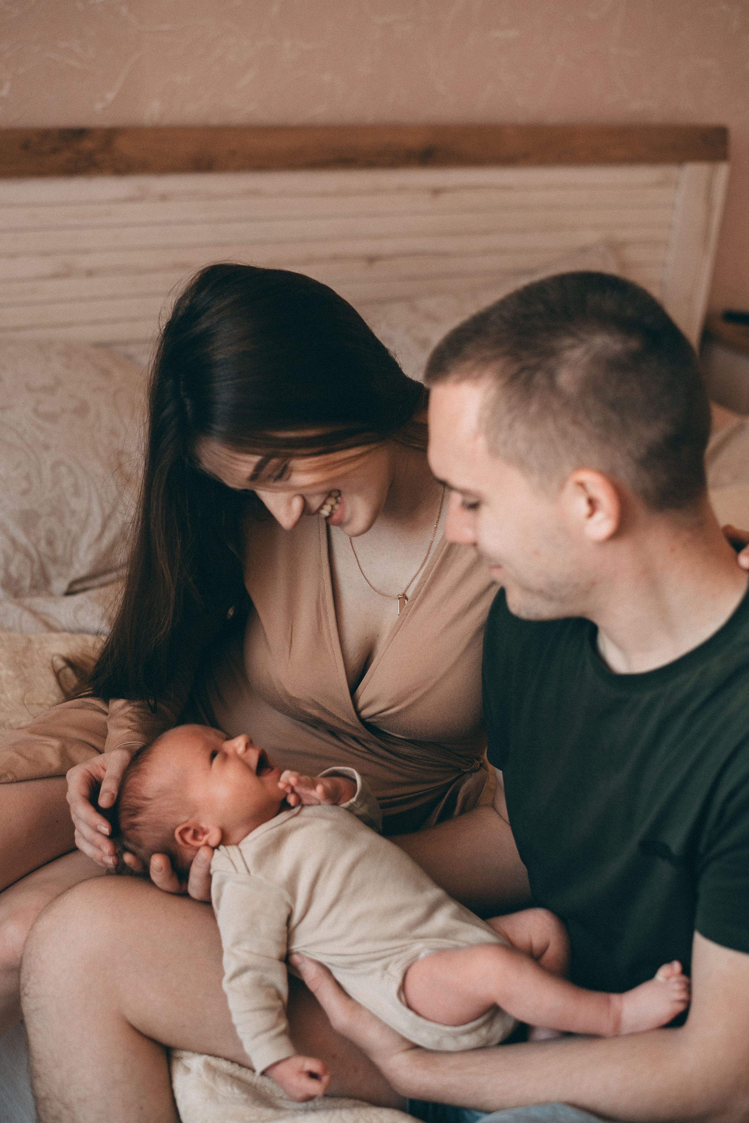 Миша, Аня и Дима, дома с малышом ✨. Фотограф в Сочи — Маргарита Поганова