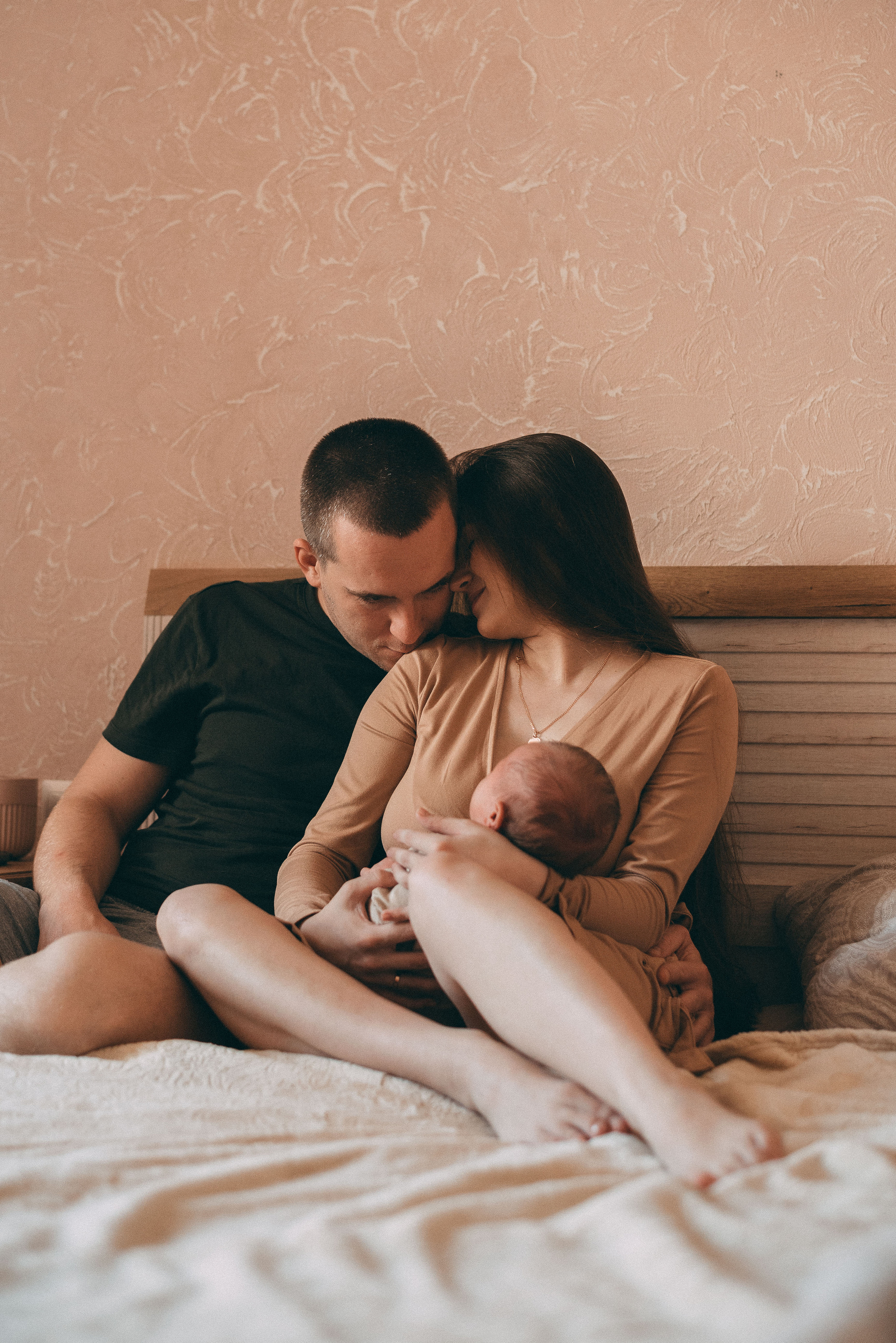 Миша, Аня и Дима, дома с малышом ✨. Фотограф в Сочи — Маргарита Поганова