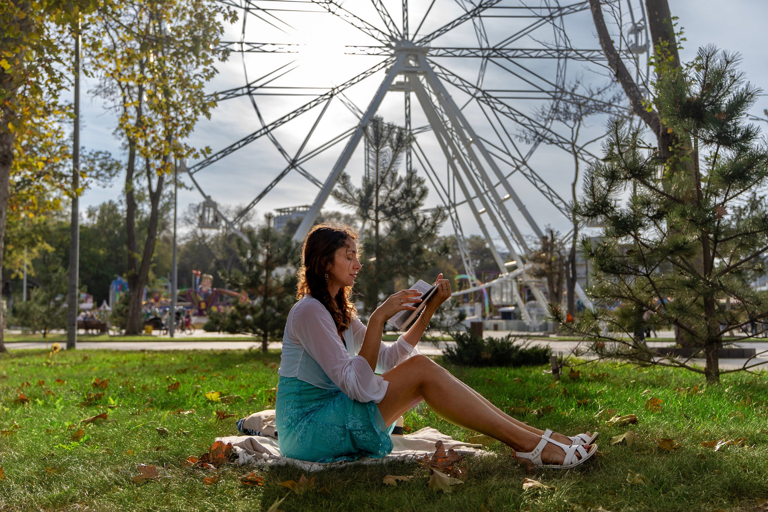 Осенняя фотоссесия по центру Анапы. Семейный и детский фотограф Екатерина Черняева. Снимаю портреты, love story, фотопрогулки, работаю на улице, в кафе, студии, дома у клиента