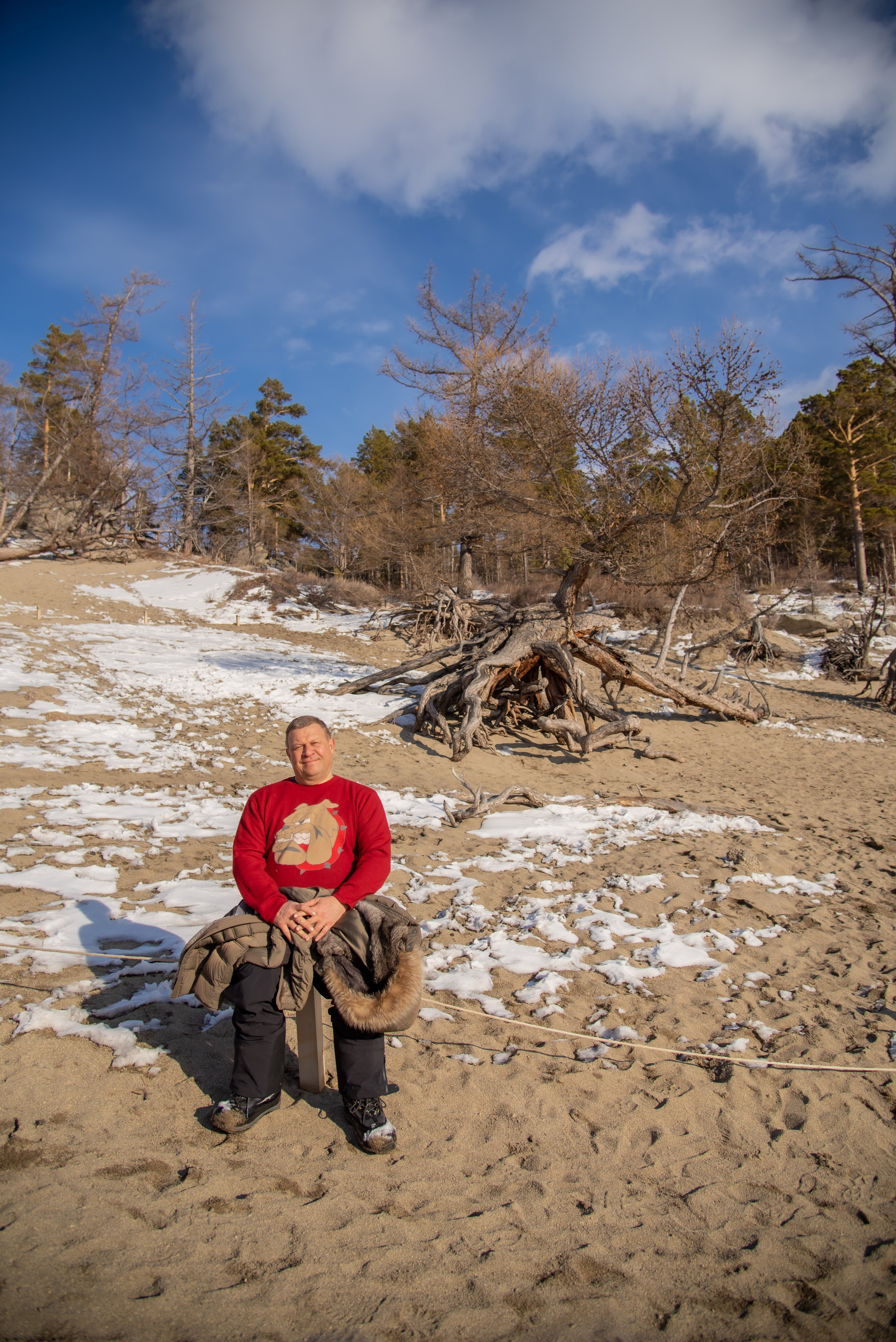 Большое Голоустное. Байкал. Занимаюсь профессиональной фотографией и живу рядом с Байкалом. Работаю в разных жанрах