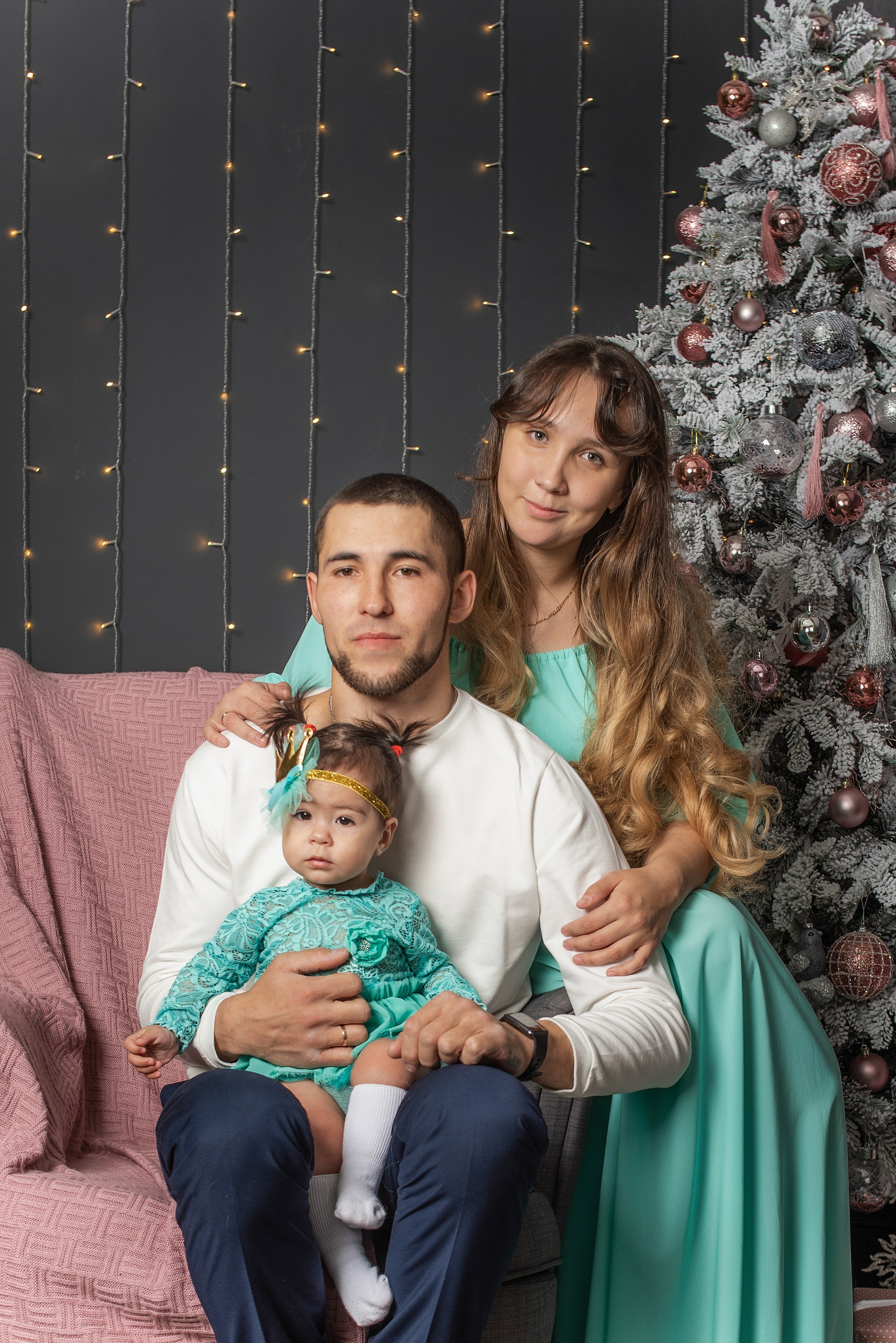 Новогодняя фотосессия с маленькими детьми. Занимаюсь профессиональной фотографией и живу рядом с Байкалом. Работаю в разных жанрах