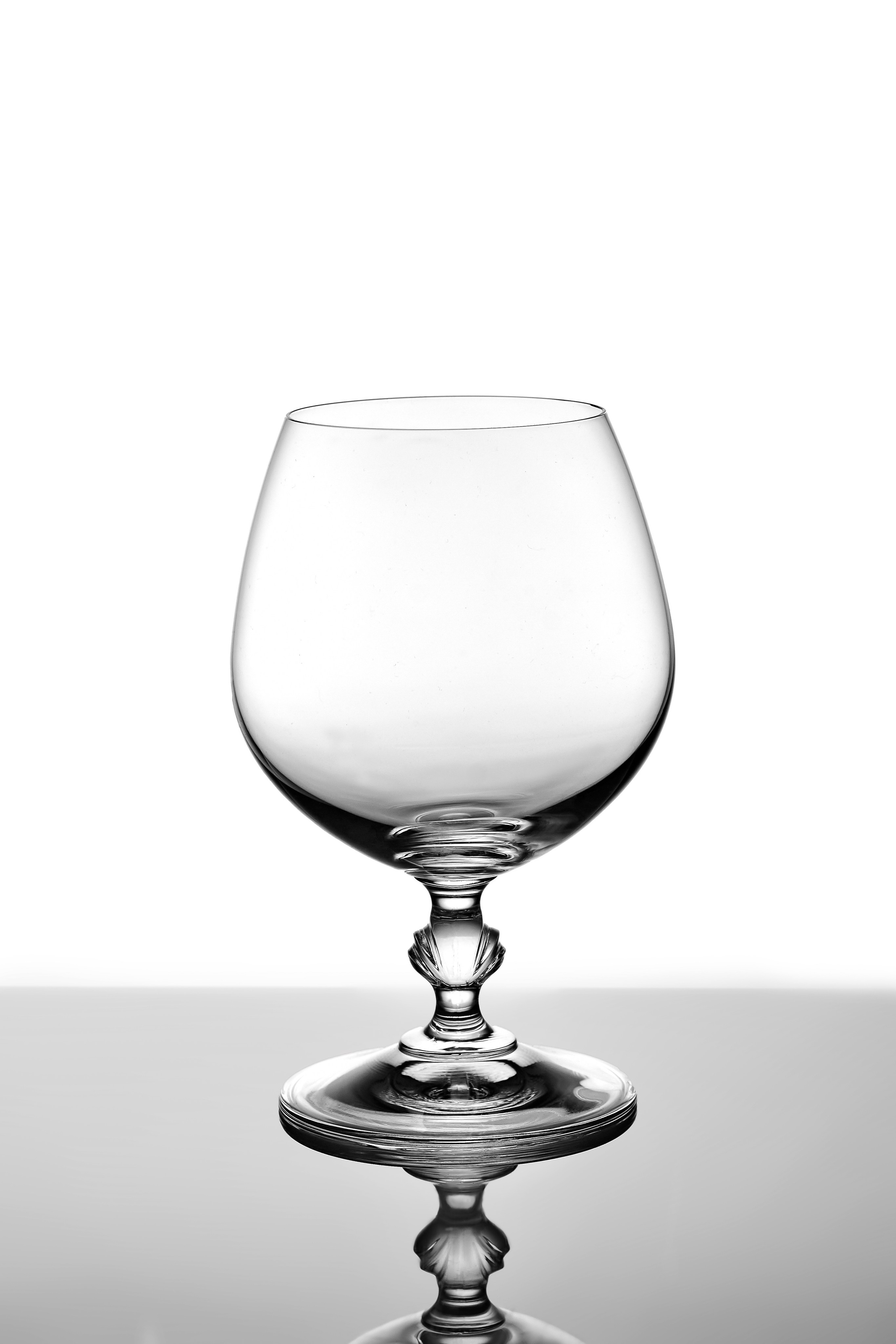 Примеры фотографий стеклянных и глянцевых предметов. Предметный фотограф для маркетплейсов. Казань