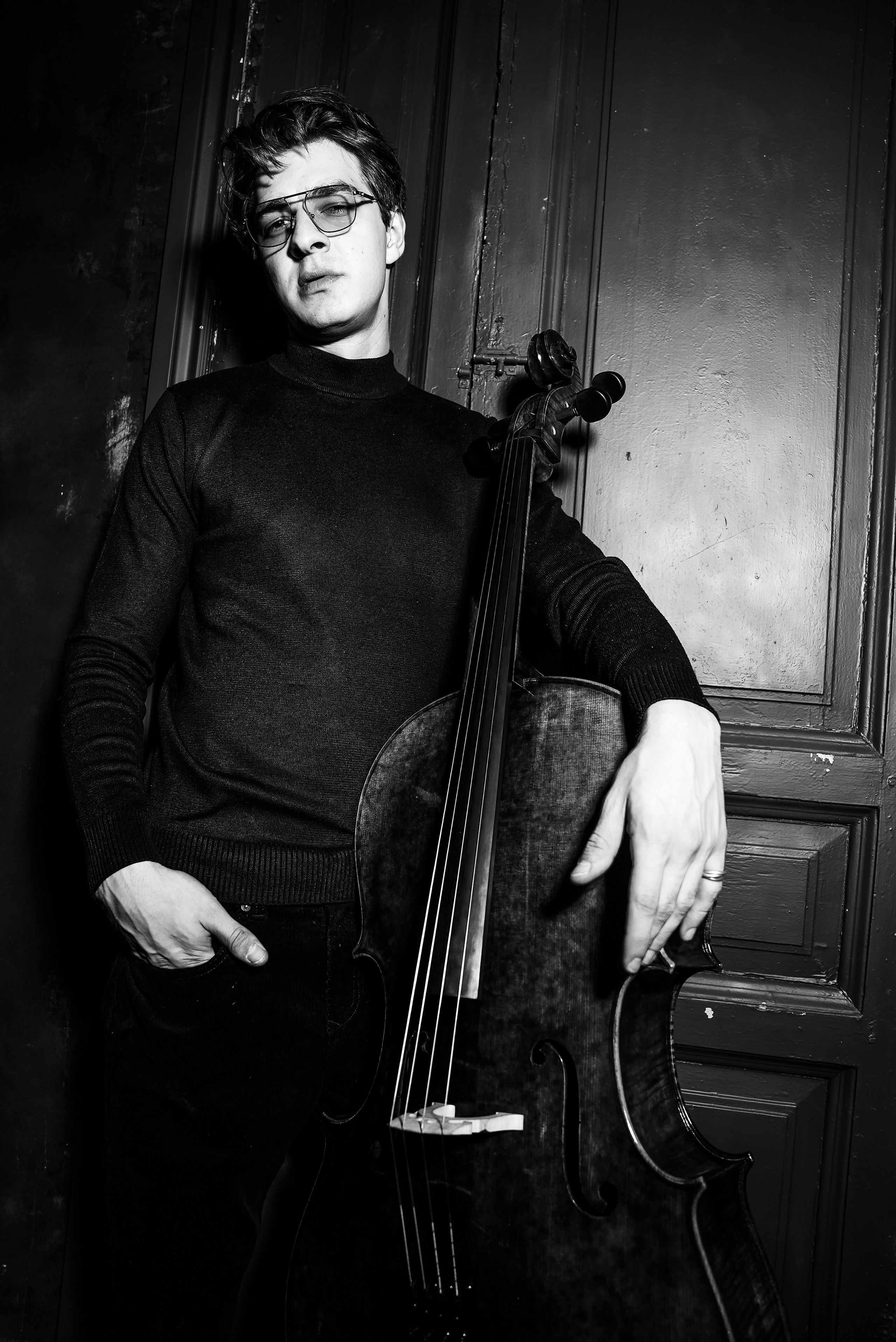 Виолончелист. ОЧЕНЬ ПЛОХОЙ ФОТОГРАФ