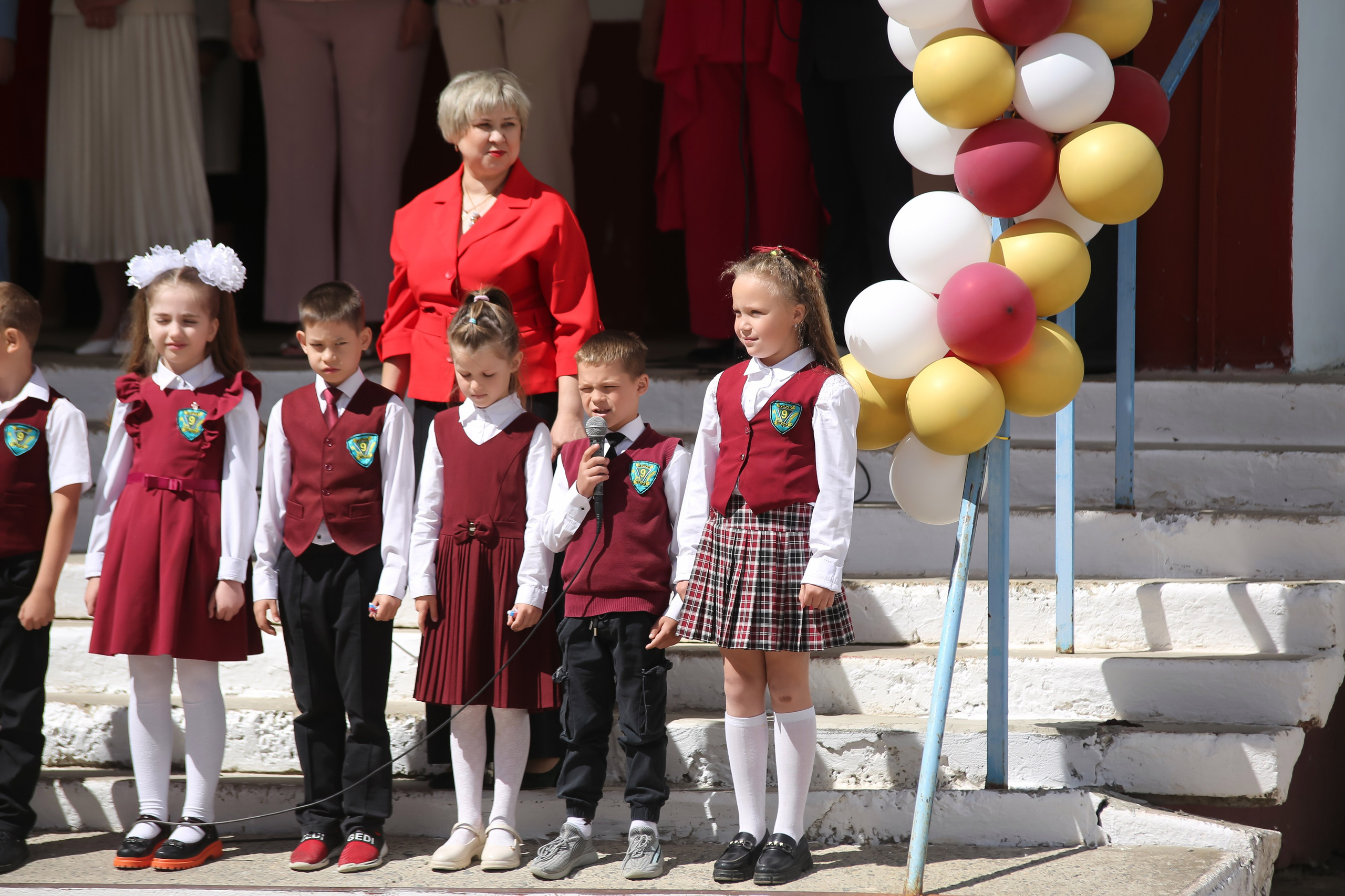 ЛИНЕЙКА «ПОСЛЕДНИЙ ЗВОНОК» 9 ШКОЛА 2024 г МЦЕНСК. ТВОЙ АЛЬБОМ / ТВОИ ПРАВИЛА