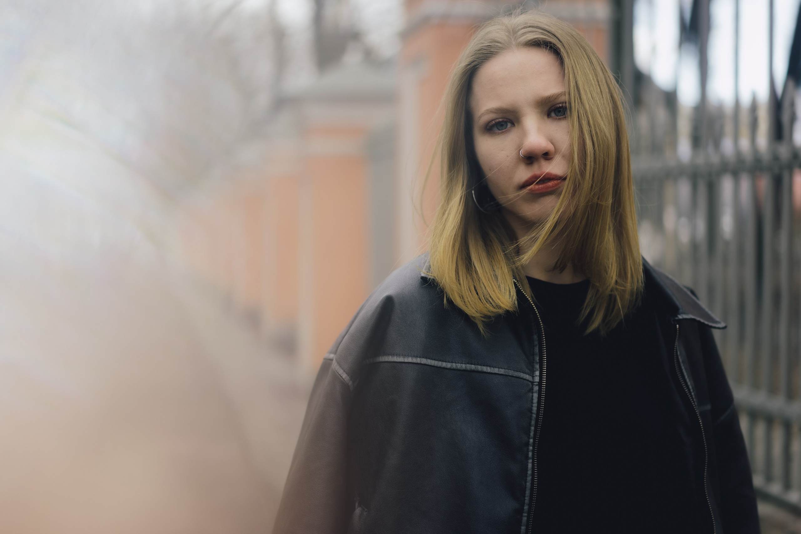 Прогулочная фотосессия по Обводному каналу. Виктория Спорова. Ваш портретный фотограф в Санкт-Петербурге