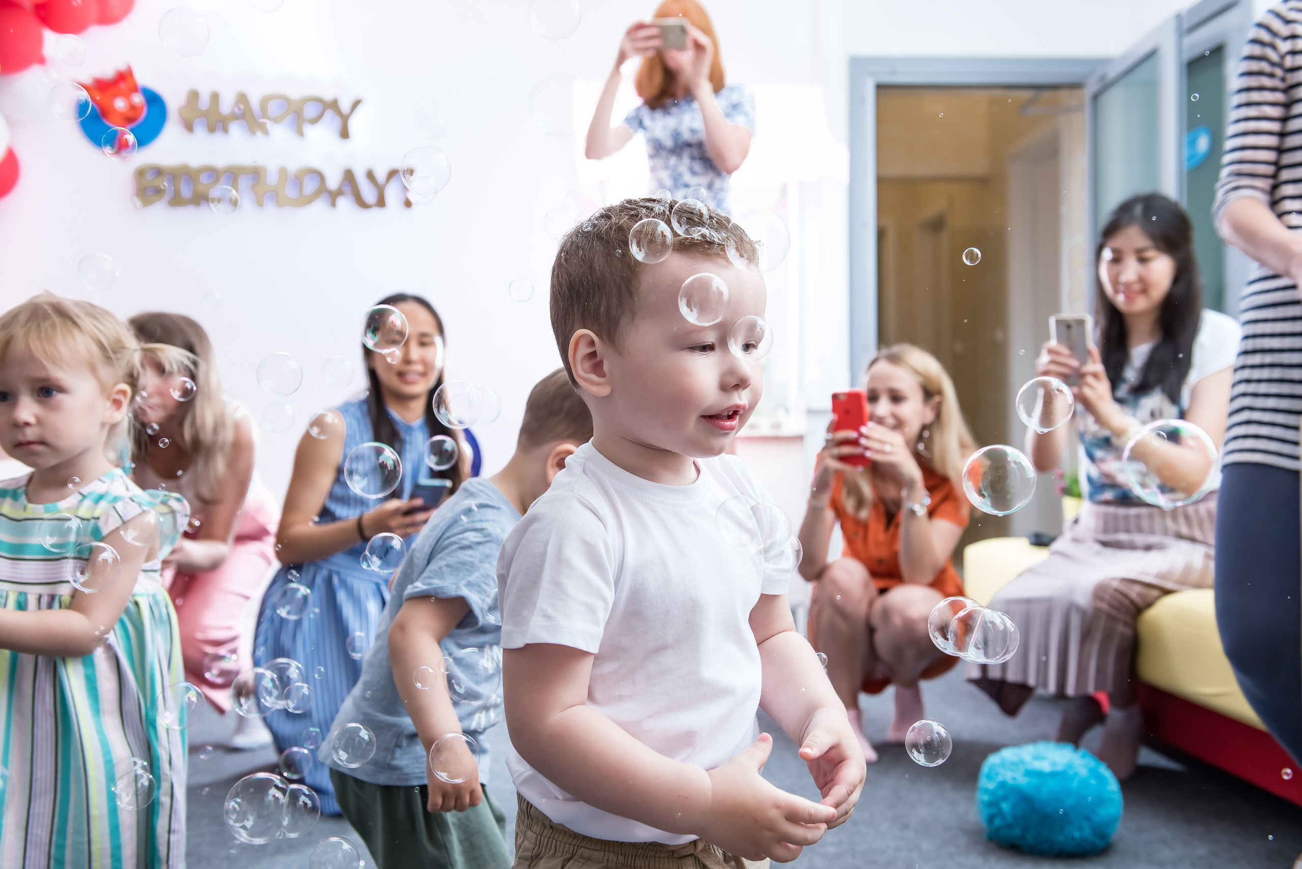 Детский день рождения. ИК «Главные люди» Аж 12 именинников. Ольга Ли свадебный семейный фотограф Иркутск