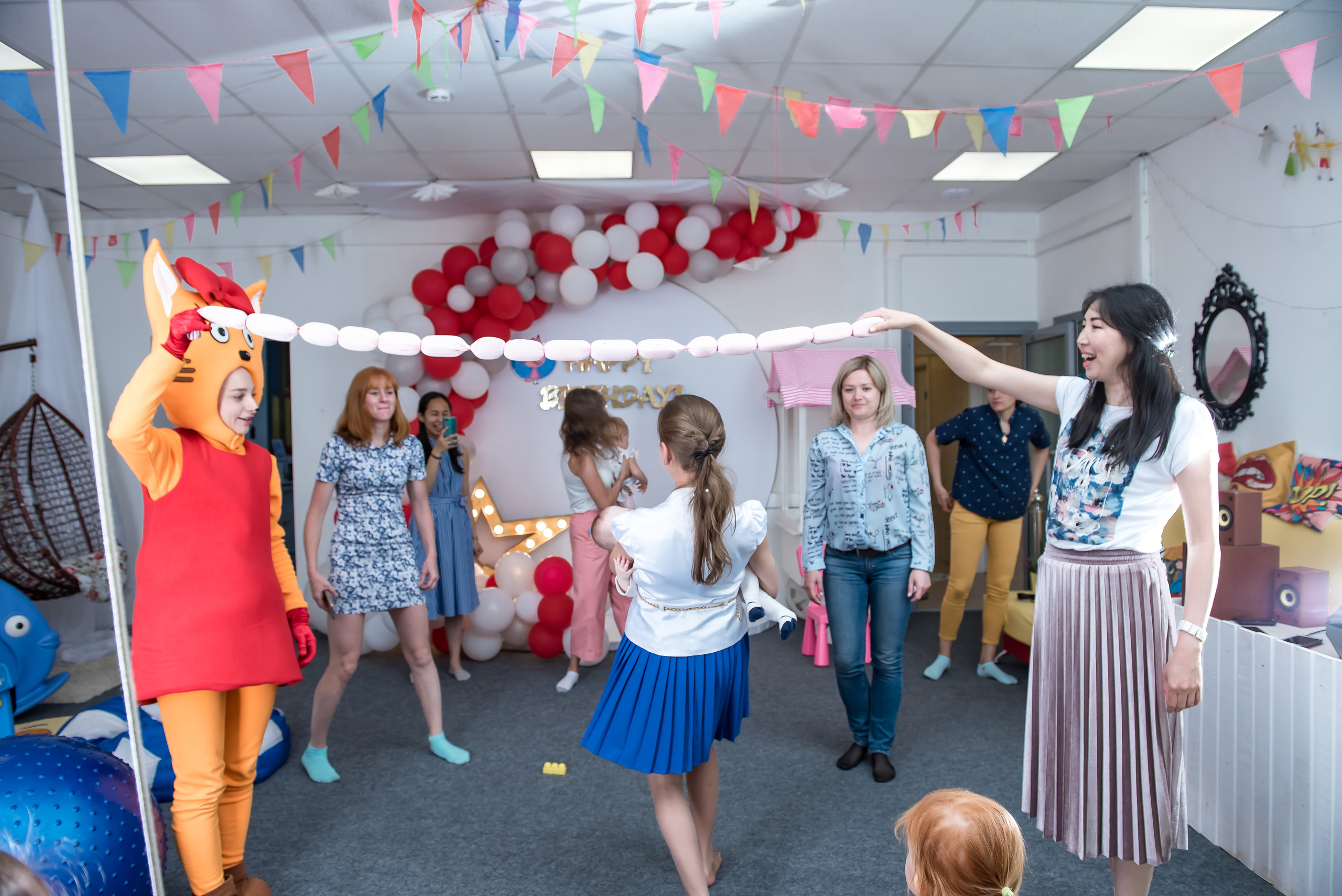 Детский день рождения. ИК «Главные люди» Аж 12 именинников. Ольга Ли свадебный семейный фотограф Иркутск