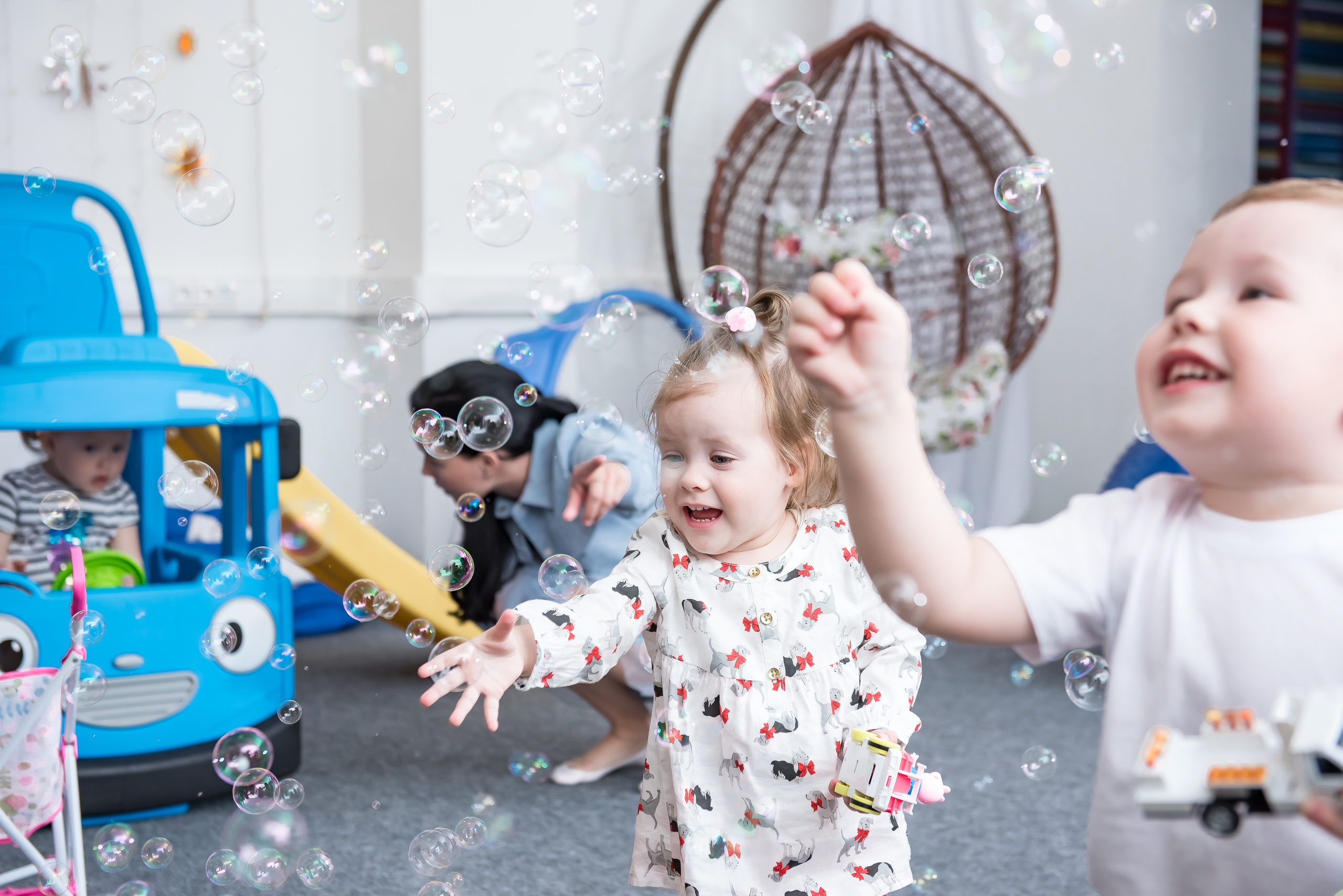 Детский день рождения. ИК «Главные люди» Аж 12 именинников. Ольга Ли свадебный семейный фотограф Иркутск