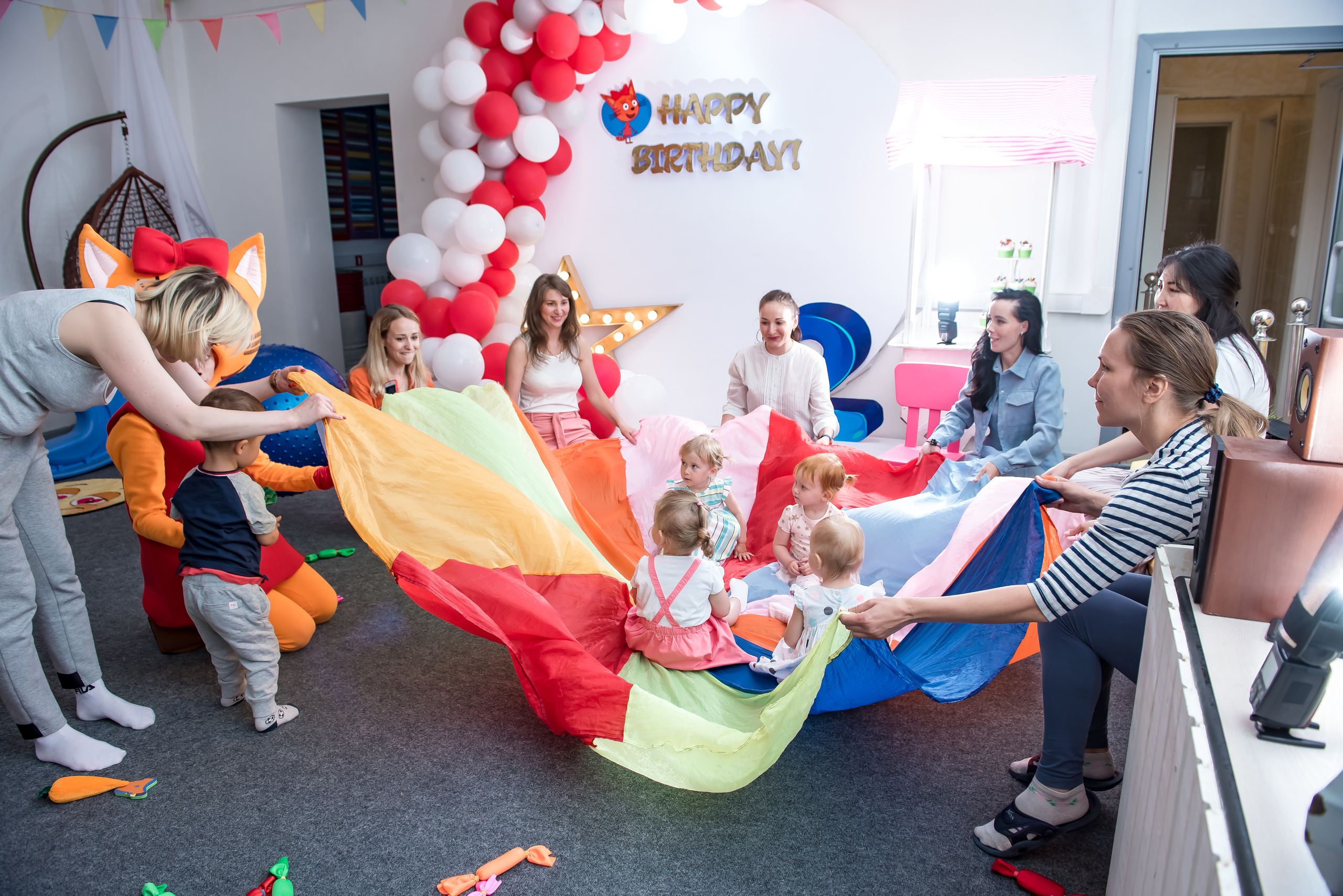 Детский день рождения. ИК «Главные люди» Аж 12 именинников. Ольга Ли свадебный семейный фотограф Иркутск