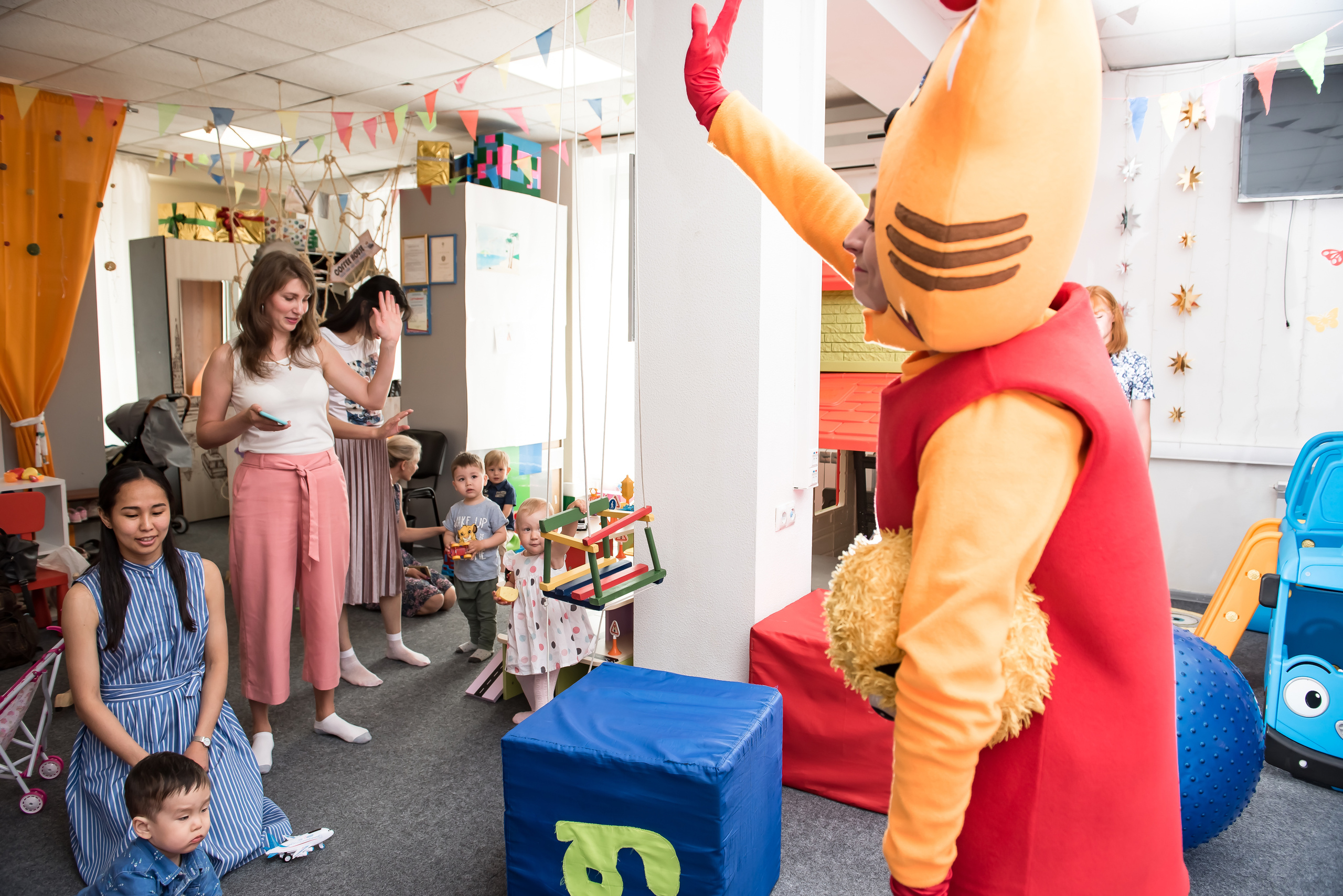 Детский день рождения. ИК «Главные люди» Аж 12 именинников. Ольга Ли свадебный семейный фотограф Иркутск