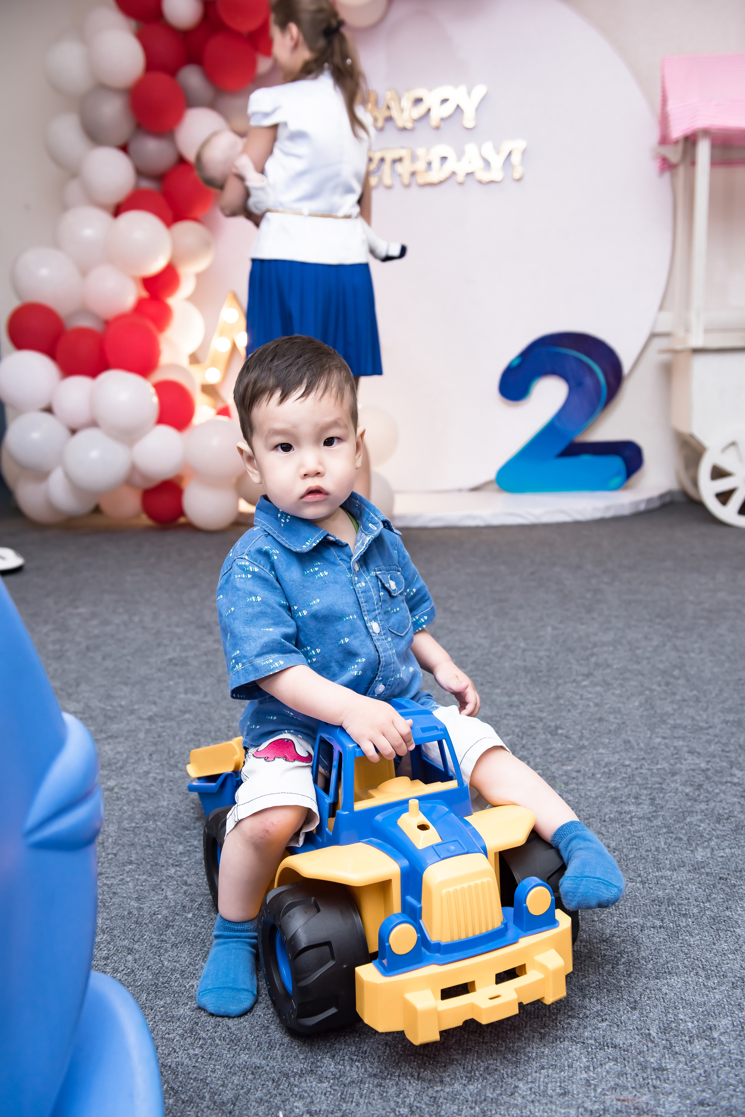 Детский день рождения. ИК «Главные люди» Аж 12 именинников. Ольга Ли свадебный семейный фотограф Иркутск