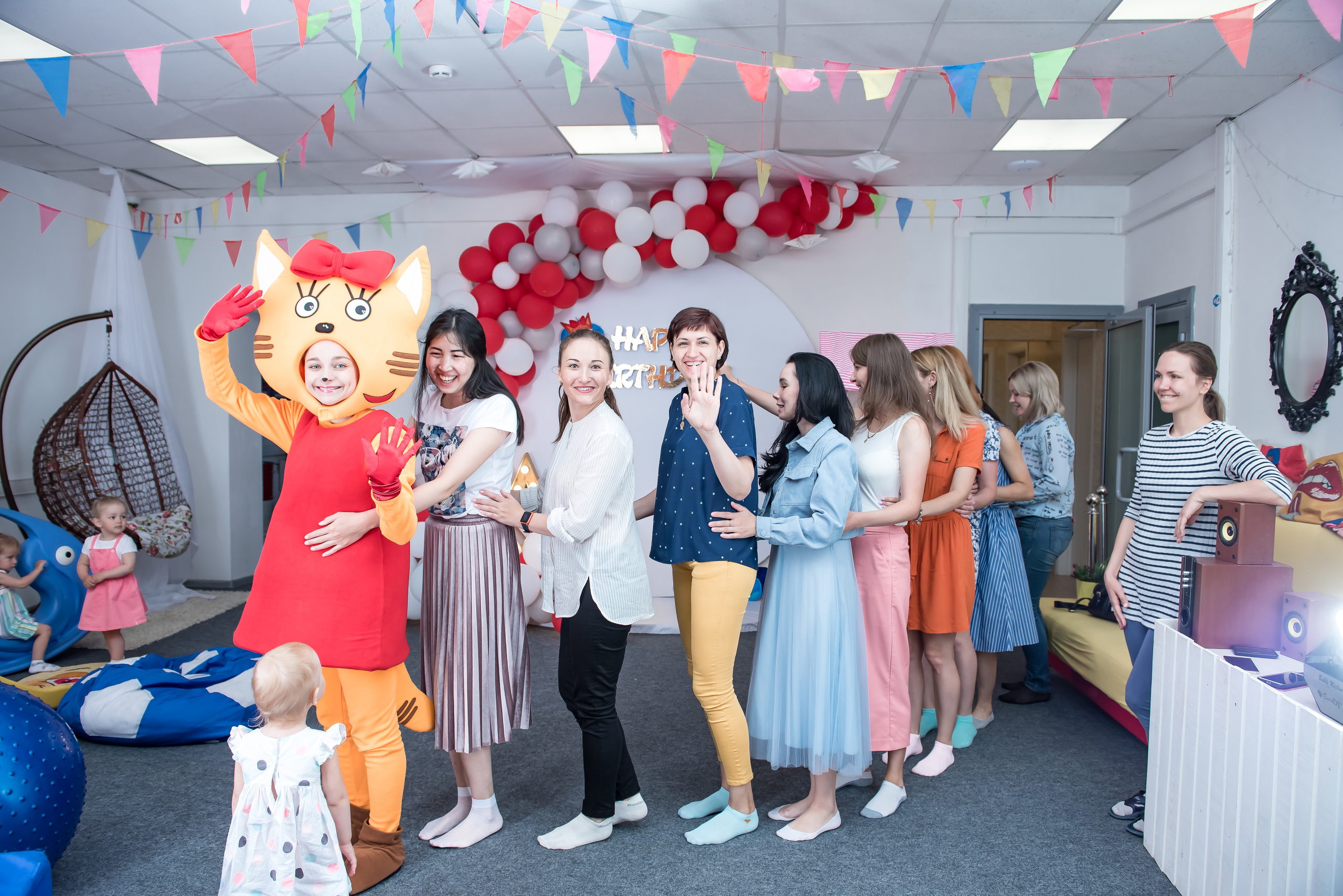 Детский день рождения. ИК «Главные люди» Аж 12 именинников. Ольга Ли свадебный семейный фотограф Иркутск