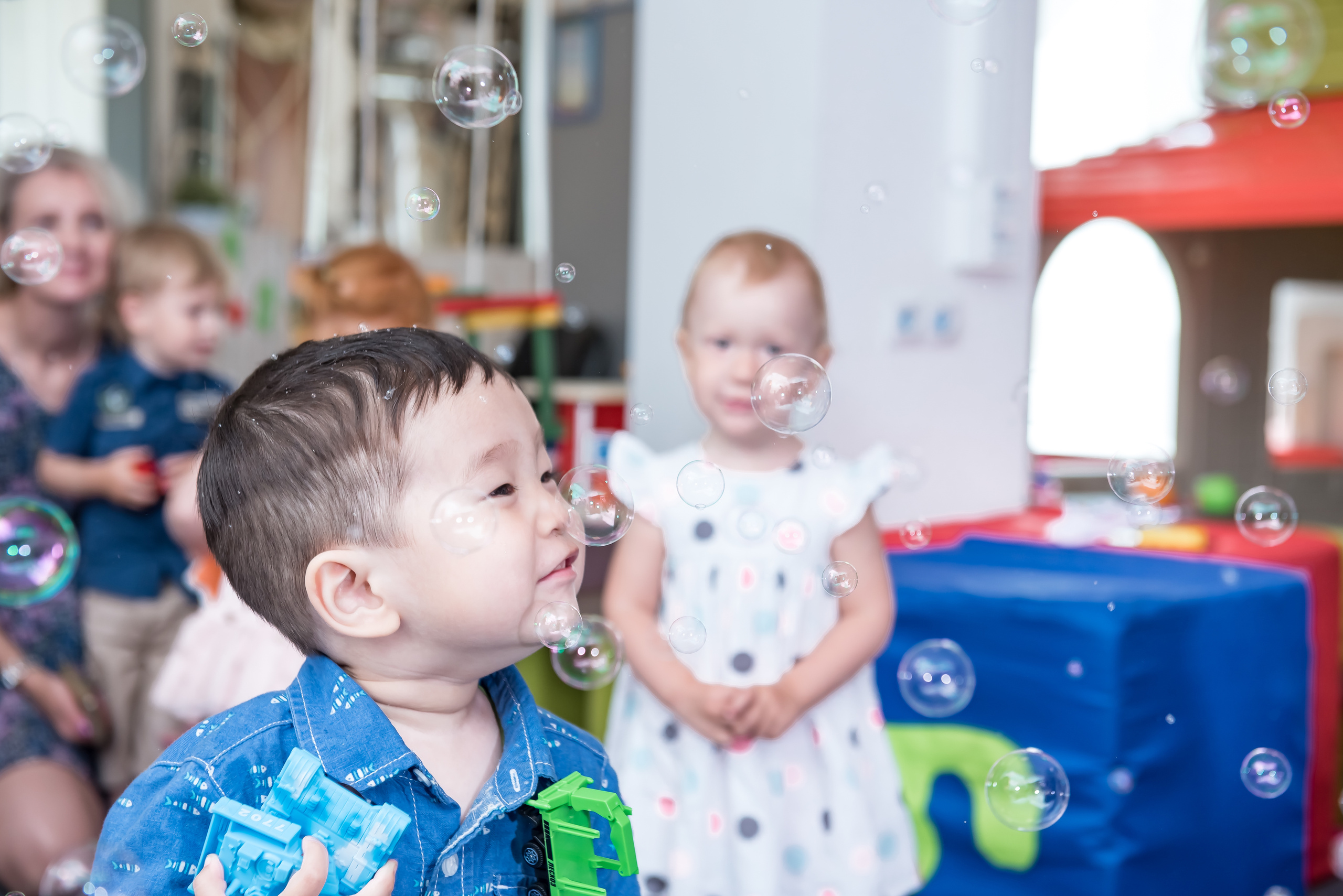 Детский день рождения. ИК «Главные люди» Аж 12 именинников. Ольга Ли свадебный семейный фотограф Иркутск