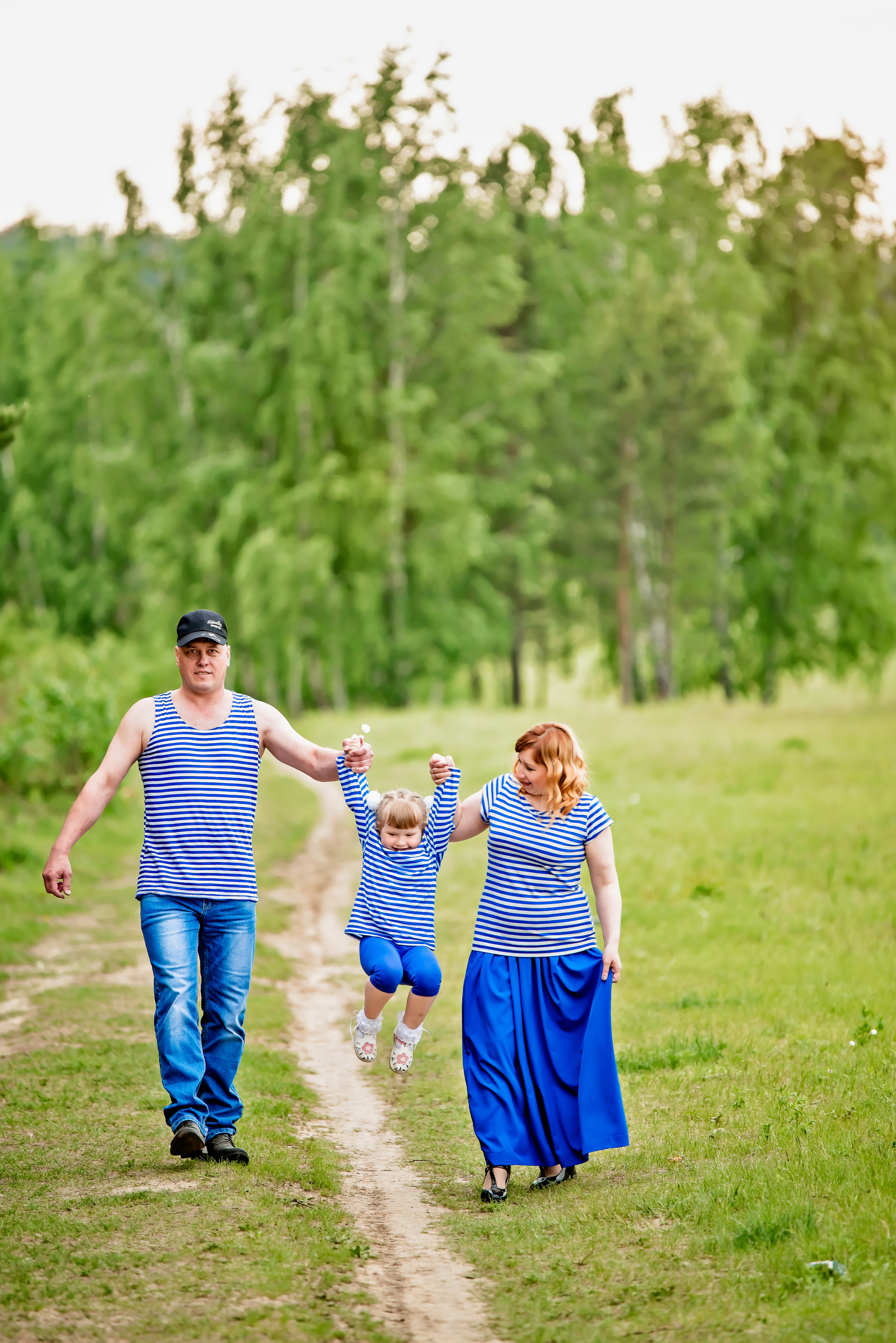 Прогулка Елены с семьей. Ольга Ли свадебный семейный фотограф Иркутск