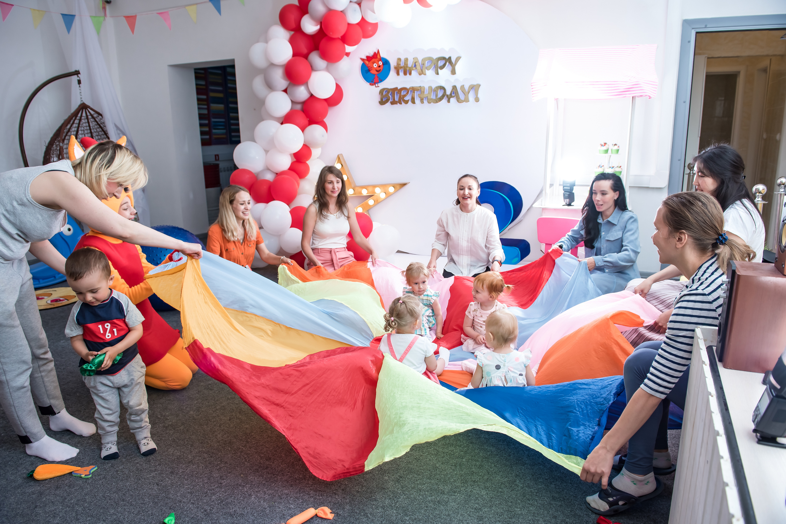 Детский день рождения. ИК «Главные люди» Аж 12 именинников. Ольга Ли свадебный семейный фотограф Иркутск