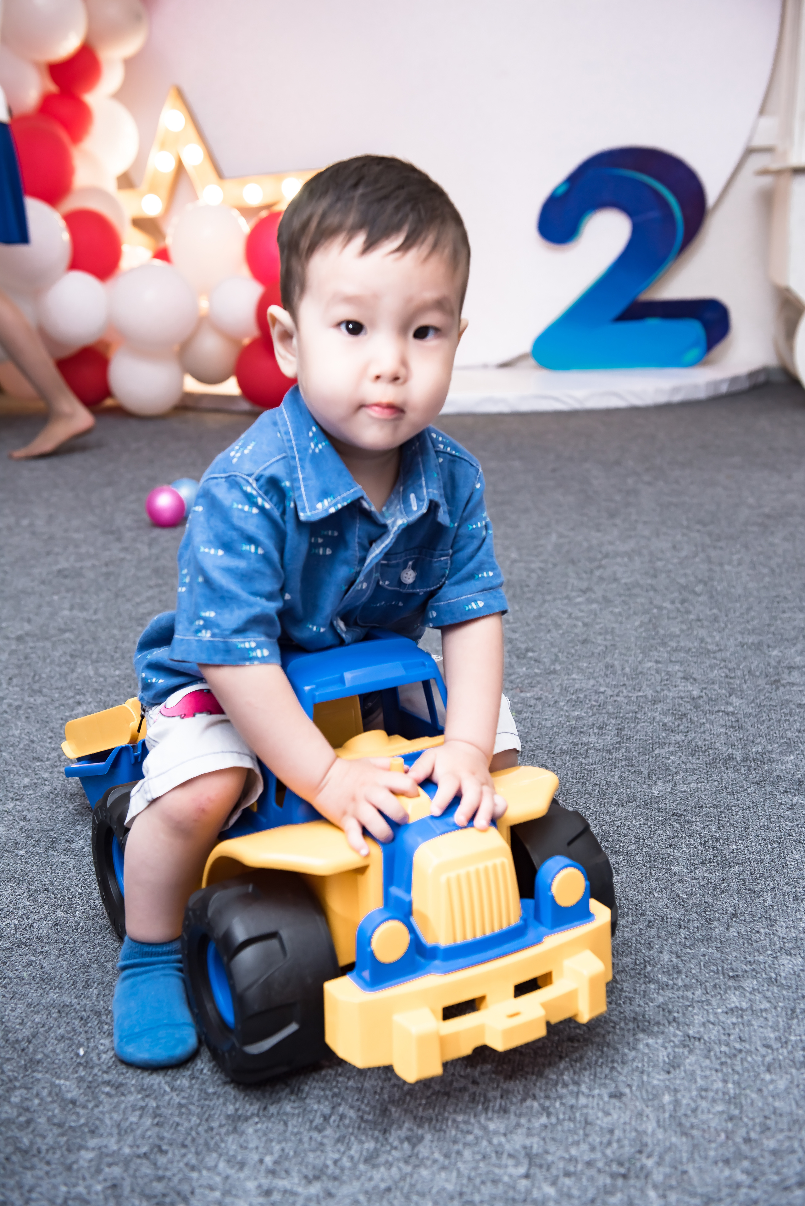 Детский день рождения. ИК «Главные люди» Аж 12 именинников. Ольга Ли свадебный семейный фотограф Иркутск