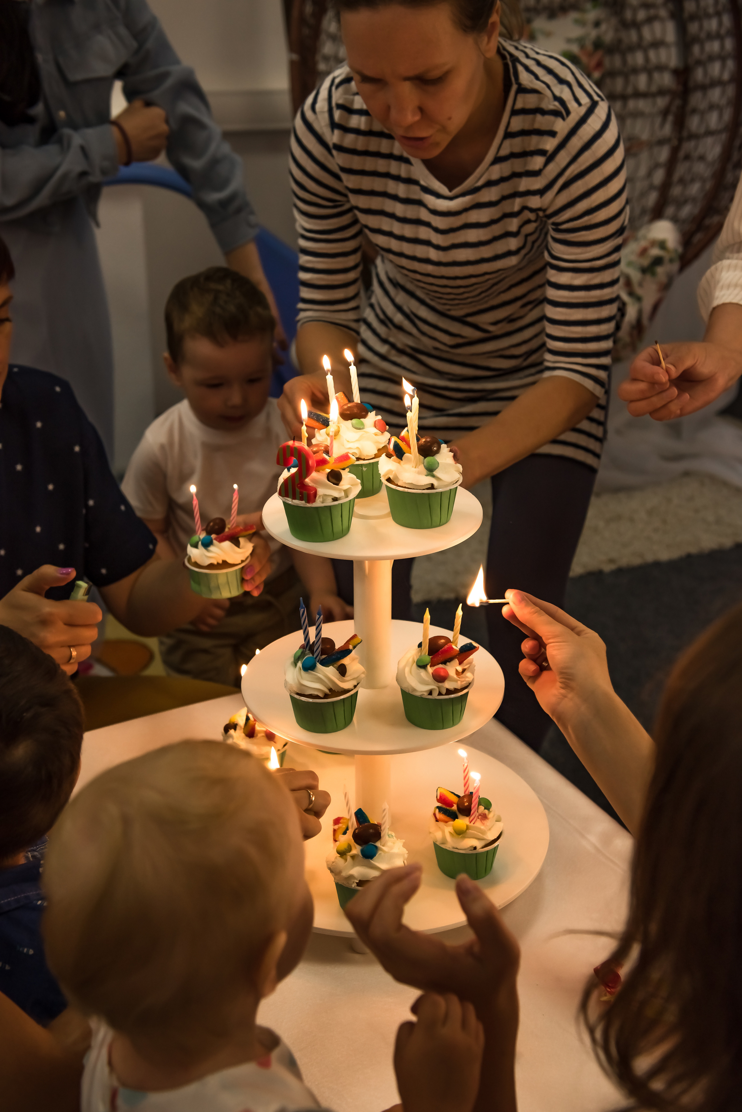 Детский день рождения. ИК «Главные люди» Аж 12 именинников. Ольга Ли свадебный семейный фотограф Иркутск