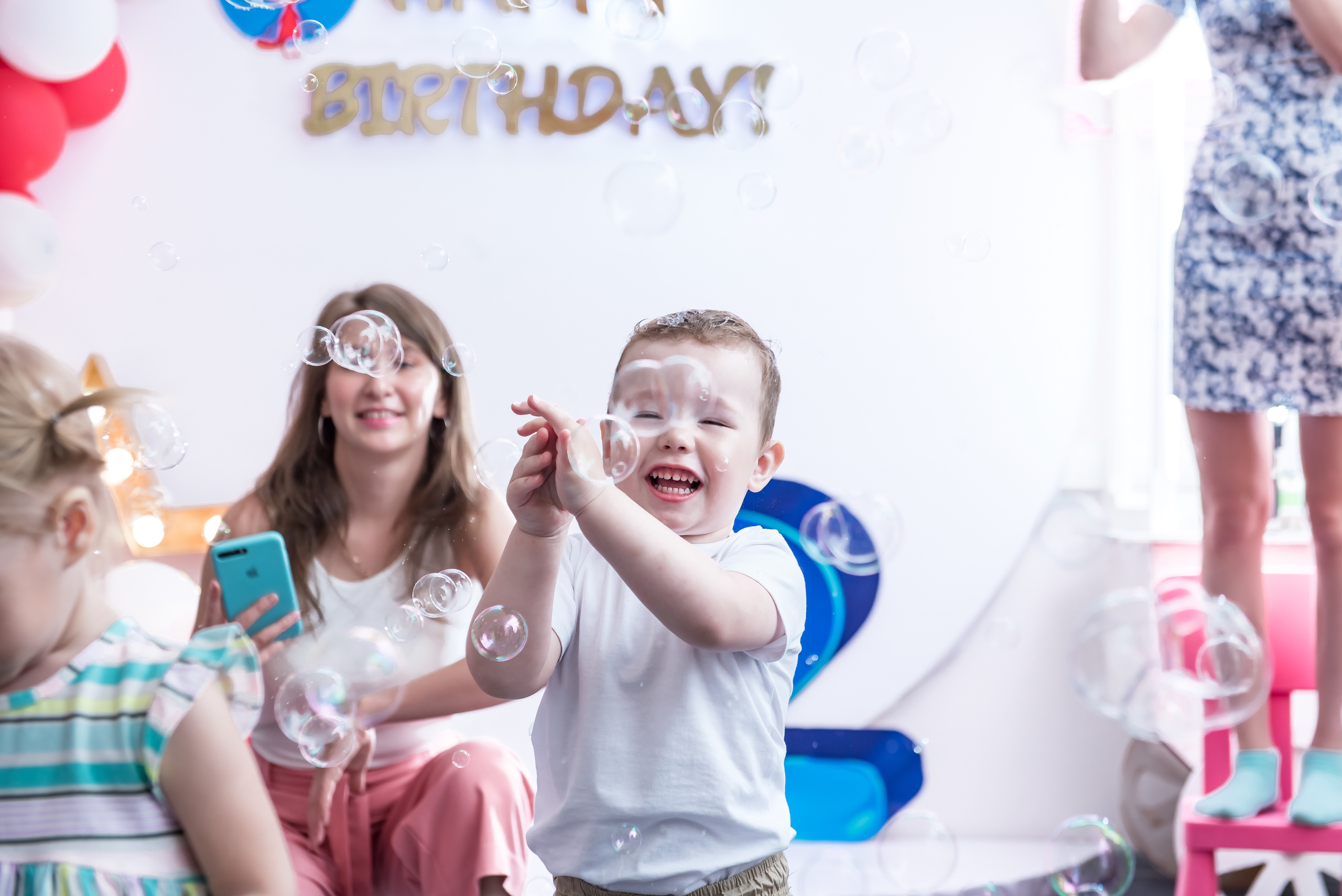 Детский день рождения. ИК «Главные люди» Аж 12 именинников. Ольга Ли свадебный семейный фотограф Иркутск