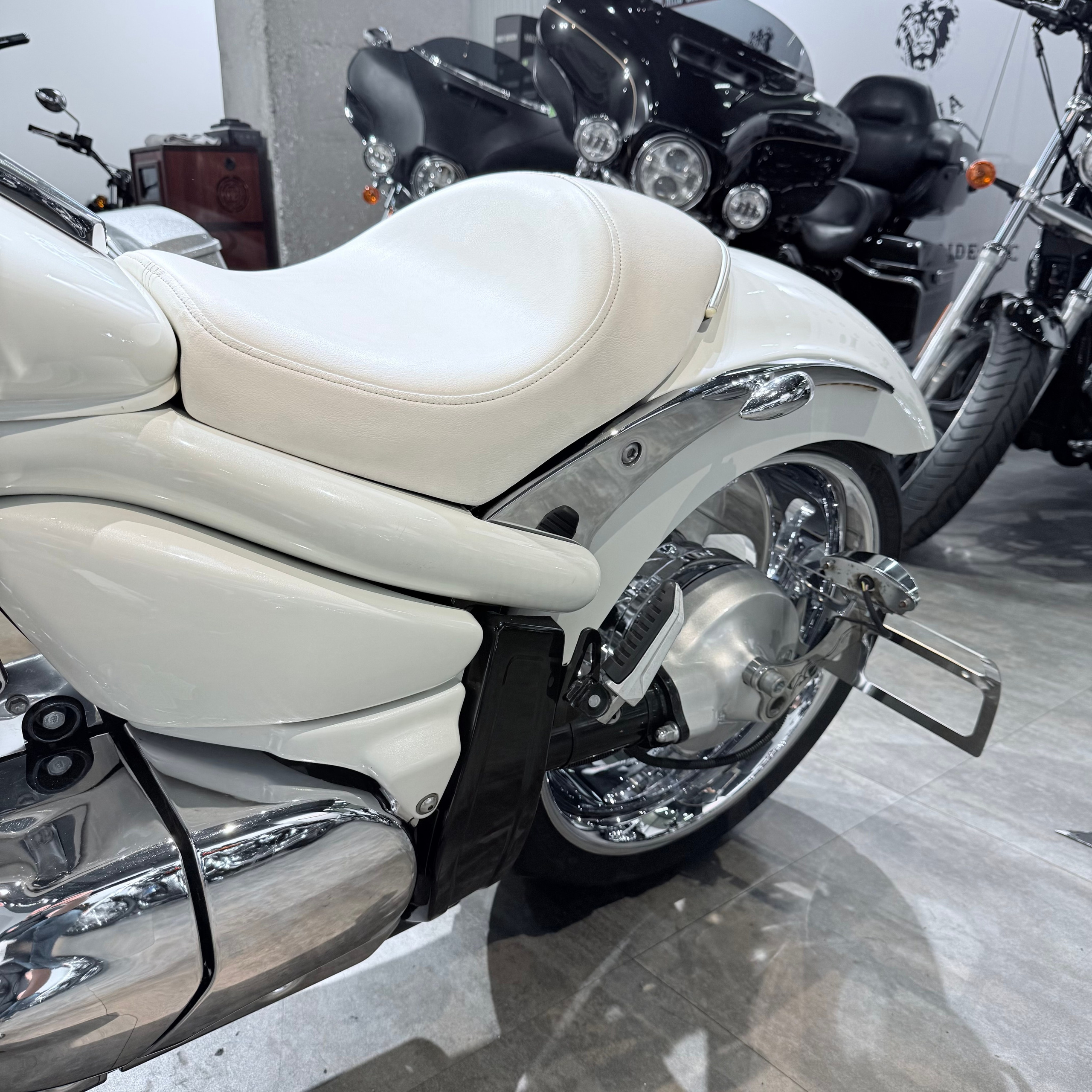 2007 SUZUКI М109R Whitе Hunter. Hello Davidson, Москва. Только хорошие мотоциклы…