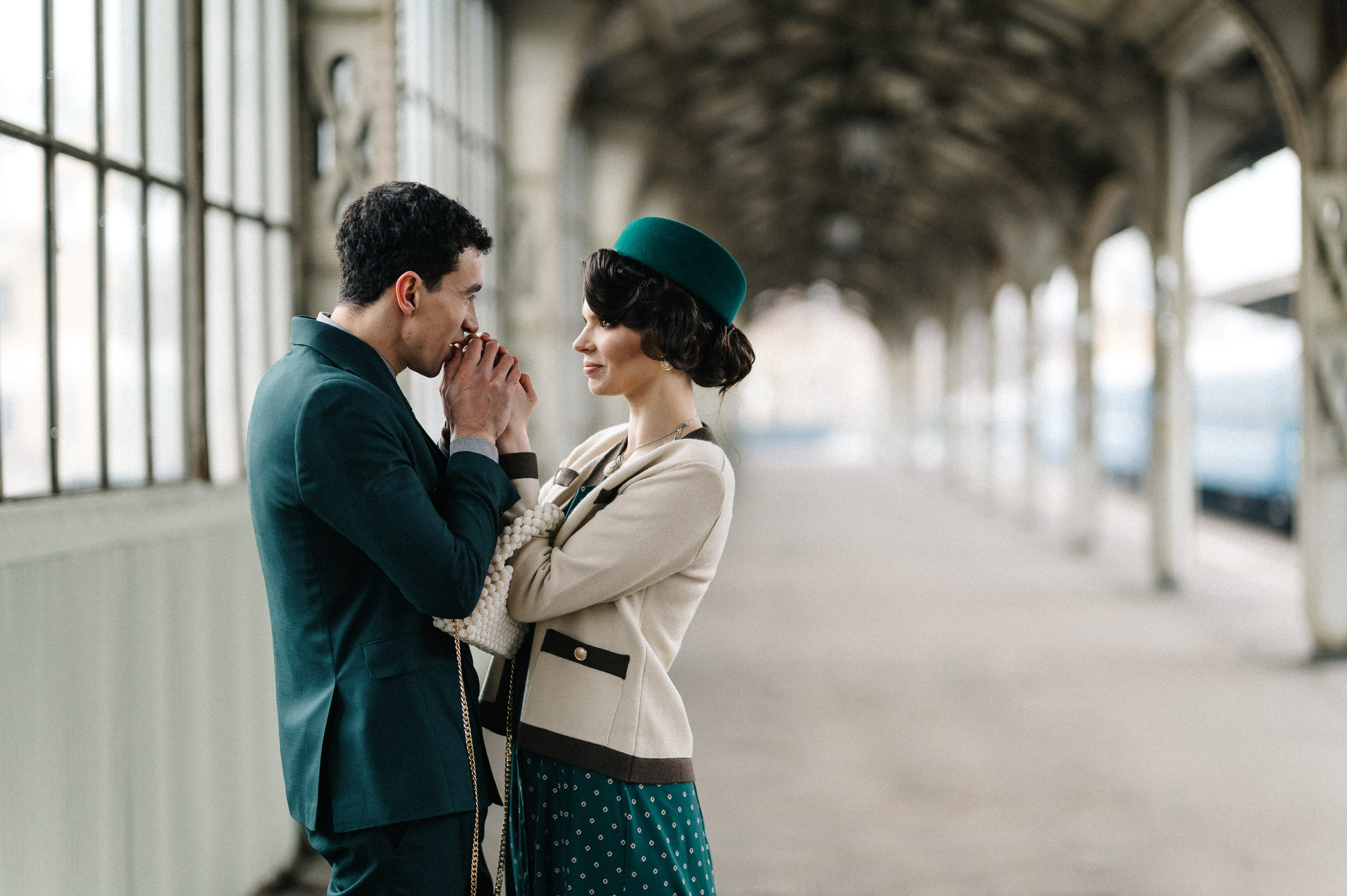 Фотосессия на Витебском вокзале в Санкт-Петербурге. Портретный фотограф Москва Светлана Кашура