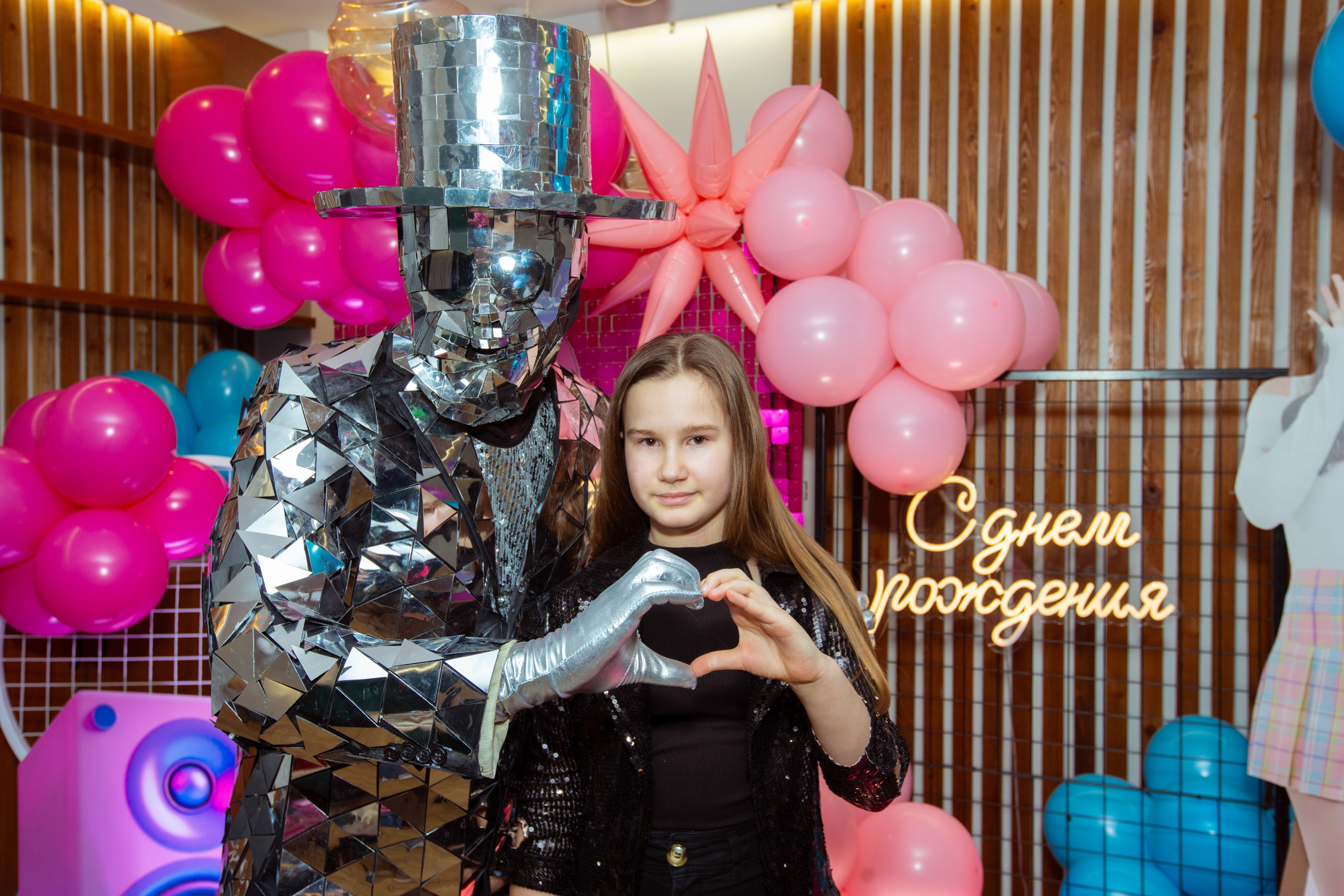 День рождения Ульяны. Фотограф Антонина Свешникова. ВЫПУСКНЫЕ ФОТОКНИГИ для детских садов и школ. Москва, Владимир