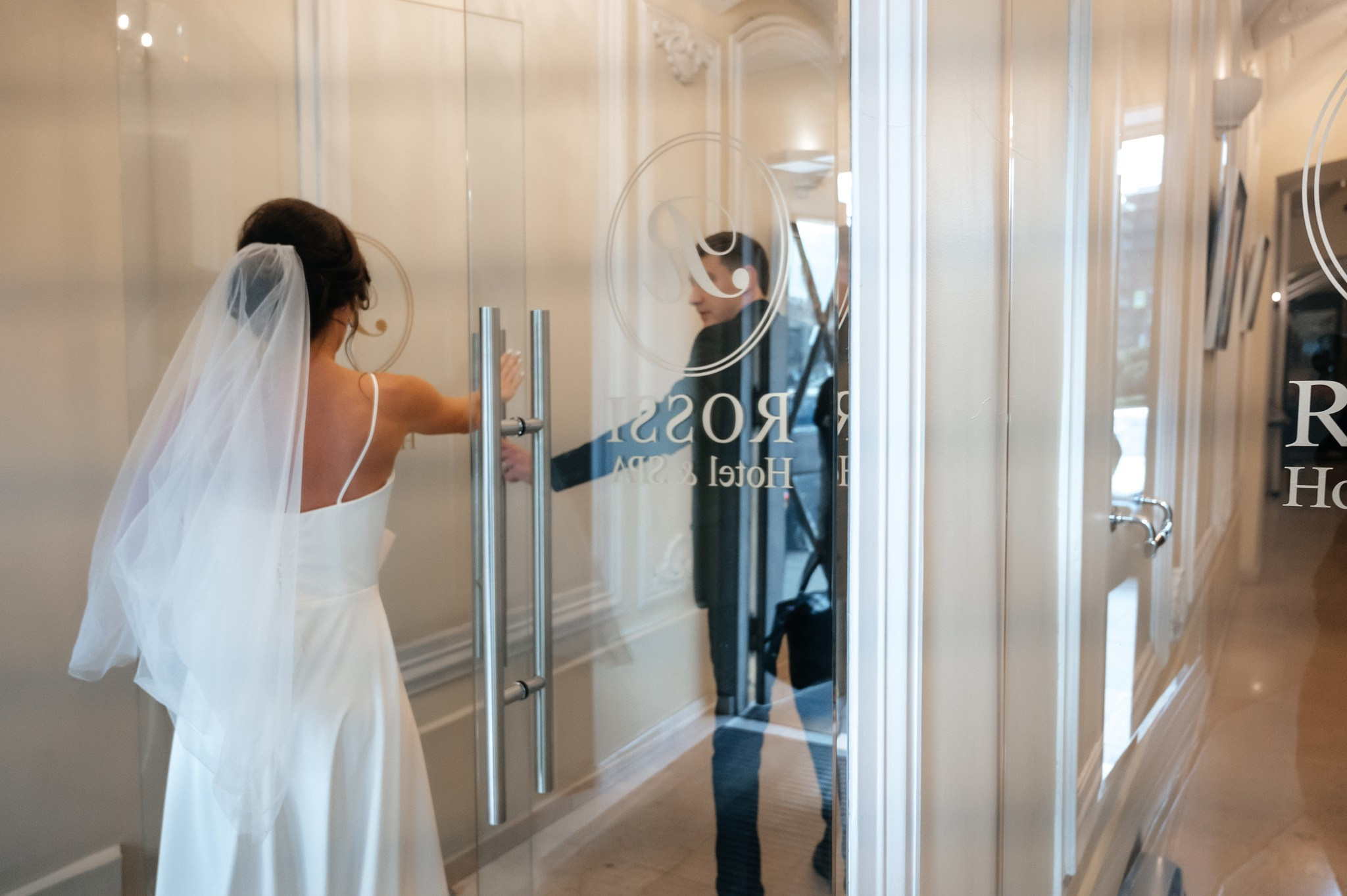 Свадебная фотопрогулка. Свадебный и семейный фотограф из Санкт-Петербурга Климов Анатолий