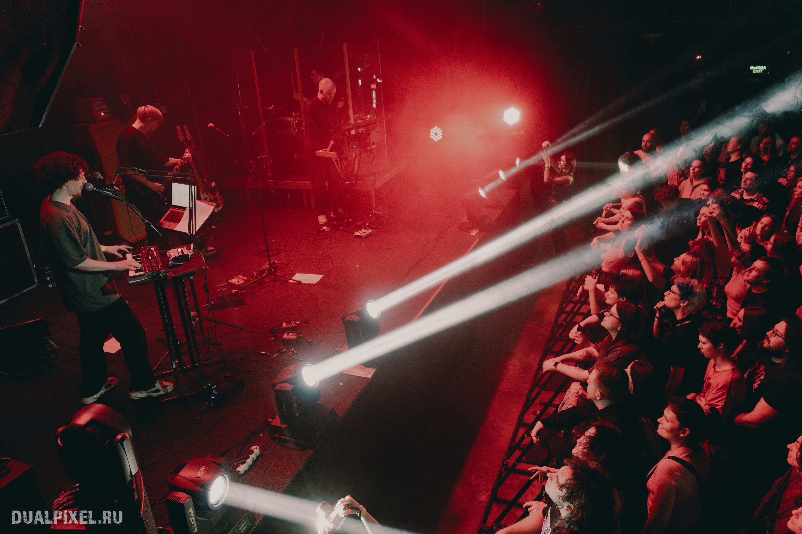 DenDerty концерт в Москве 30.03.2025. Магия музыки в кадре: Концертная Фотография