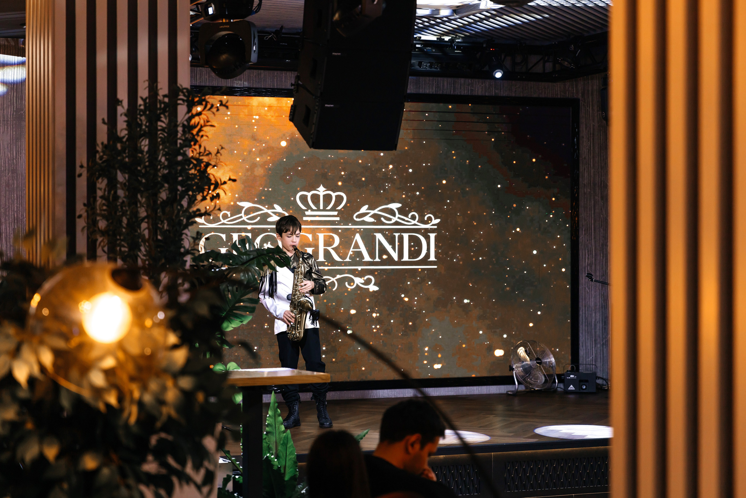 Творческий вечер «Юные таланты» в ресторане Геогранди. Фотограф и Видеограф в Краснодаре Юлия Солодченко